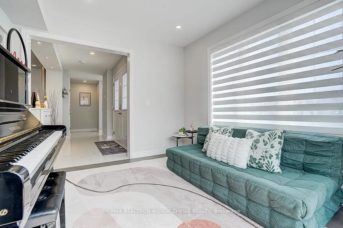 Photo 10 of 36 William Shearn Crescent, Markham, Angus Glen — HOMEH