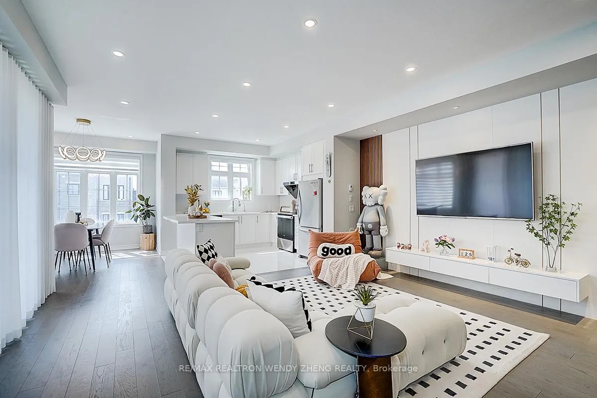 Photo 13 of 36 William Shearn Crescent, Markham, Angus Glen — HOMEH