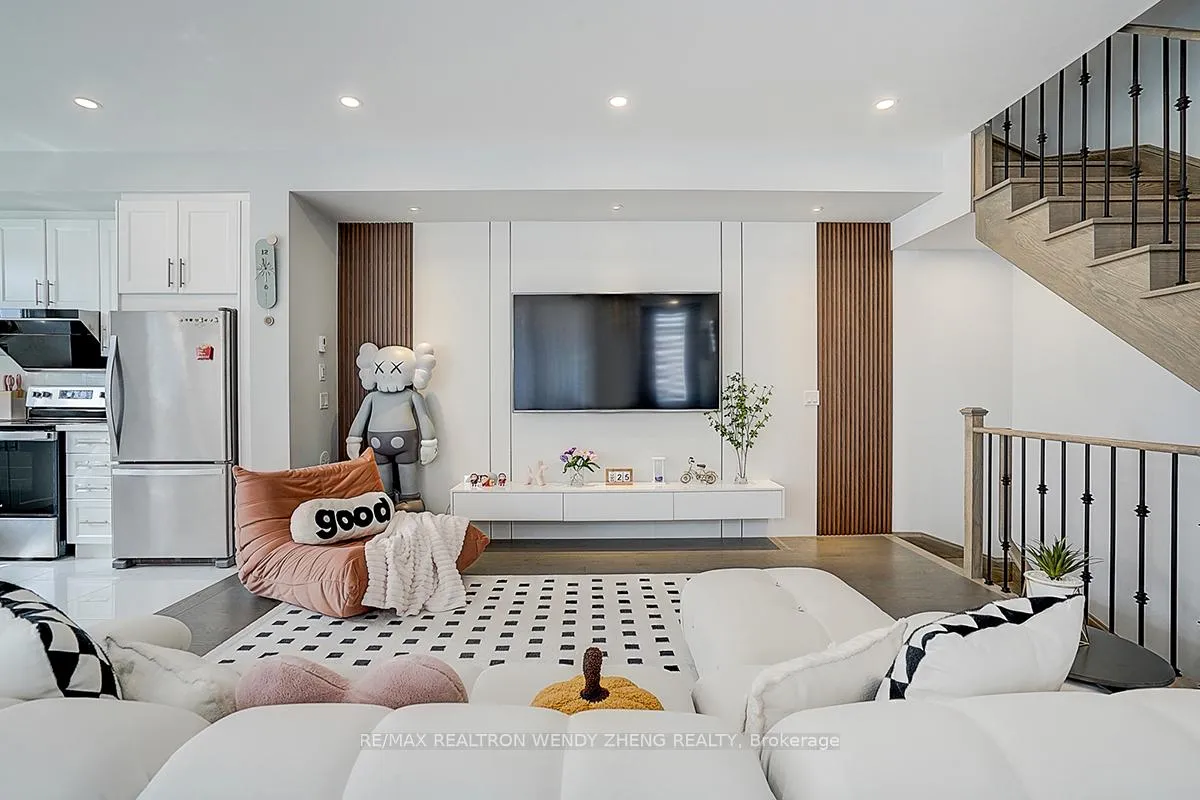 Photo 15 of 36 William Shearn Crescent, Markham, Angus Glen — HOMEH