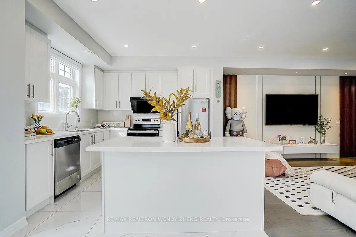Photo 21 of 36 William Shearn Crescent, Markham, Angus Glen — HOMEH