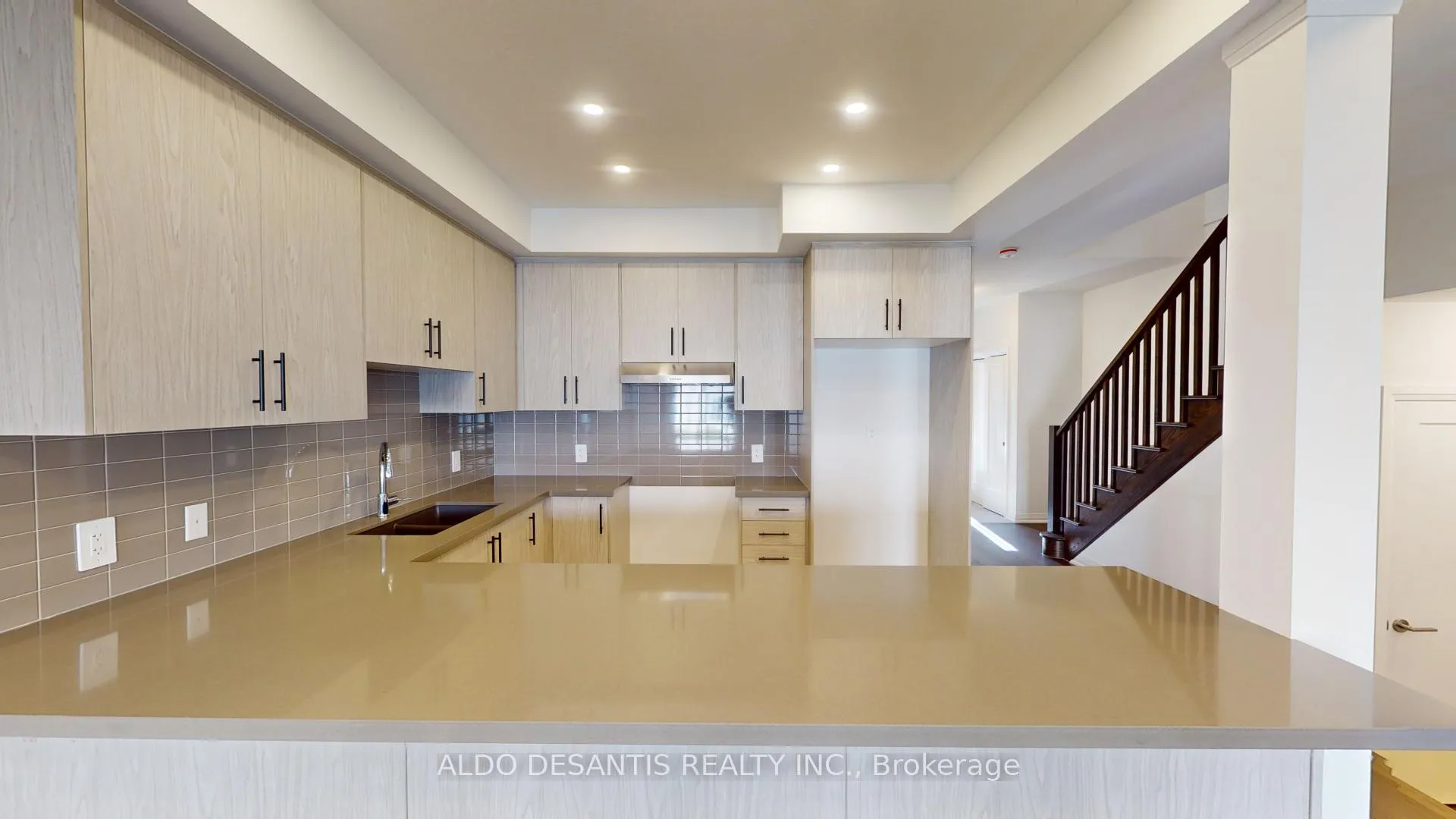 Photo 12 of 214 Rockledge Drive, Hamilton, Hannon — HOMEH