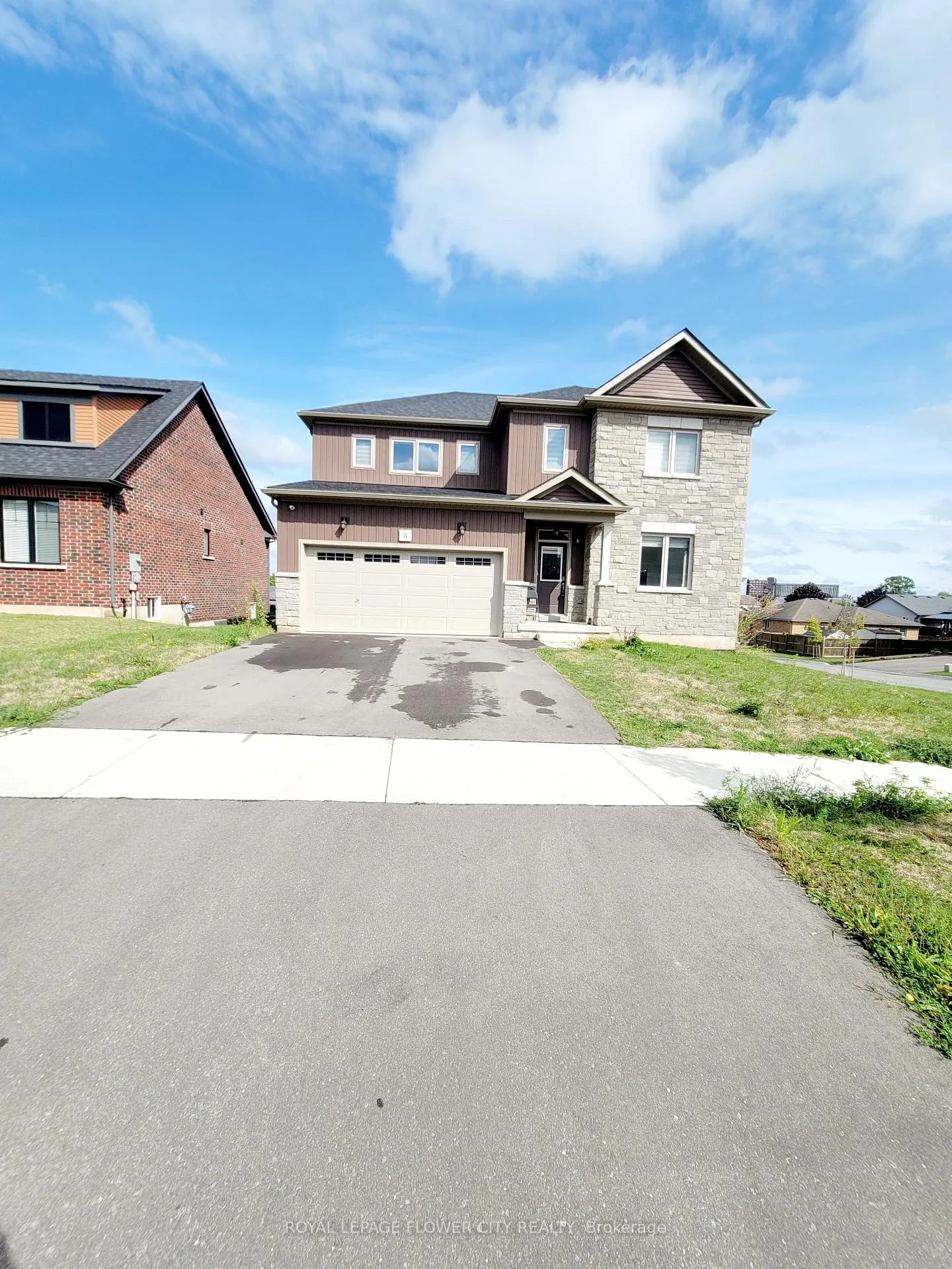 Photo 2 of 5 Oriole Crescent, Port Colborne, Main Street — HOMEH