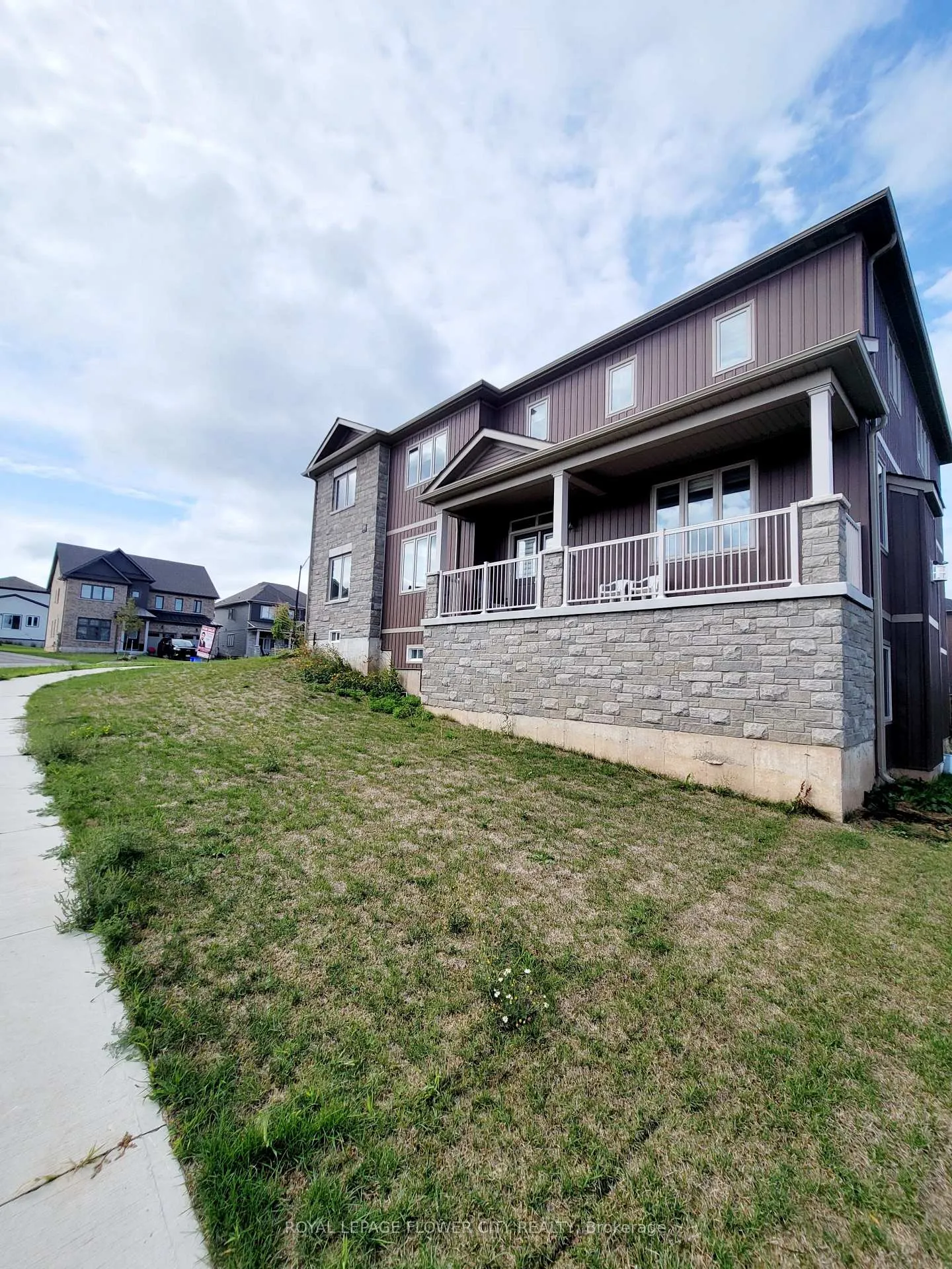 Photo 15 of 5 Oriole Crescent, Port Colborne, Main Street — HOMEH