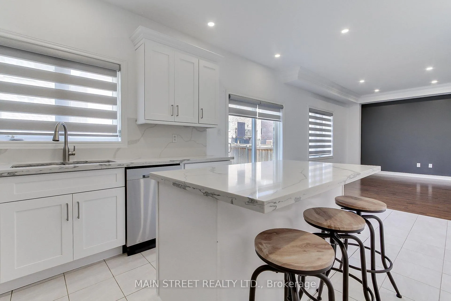 Photo 17 of 1386 Dallman Street, Innisfil, Lefroy — HOMEH