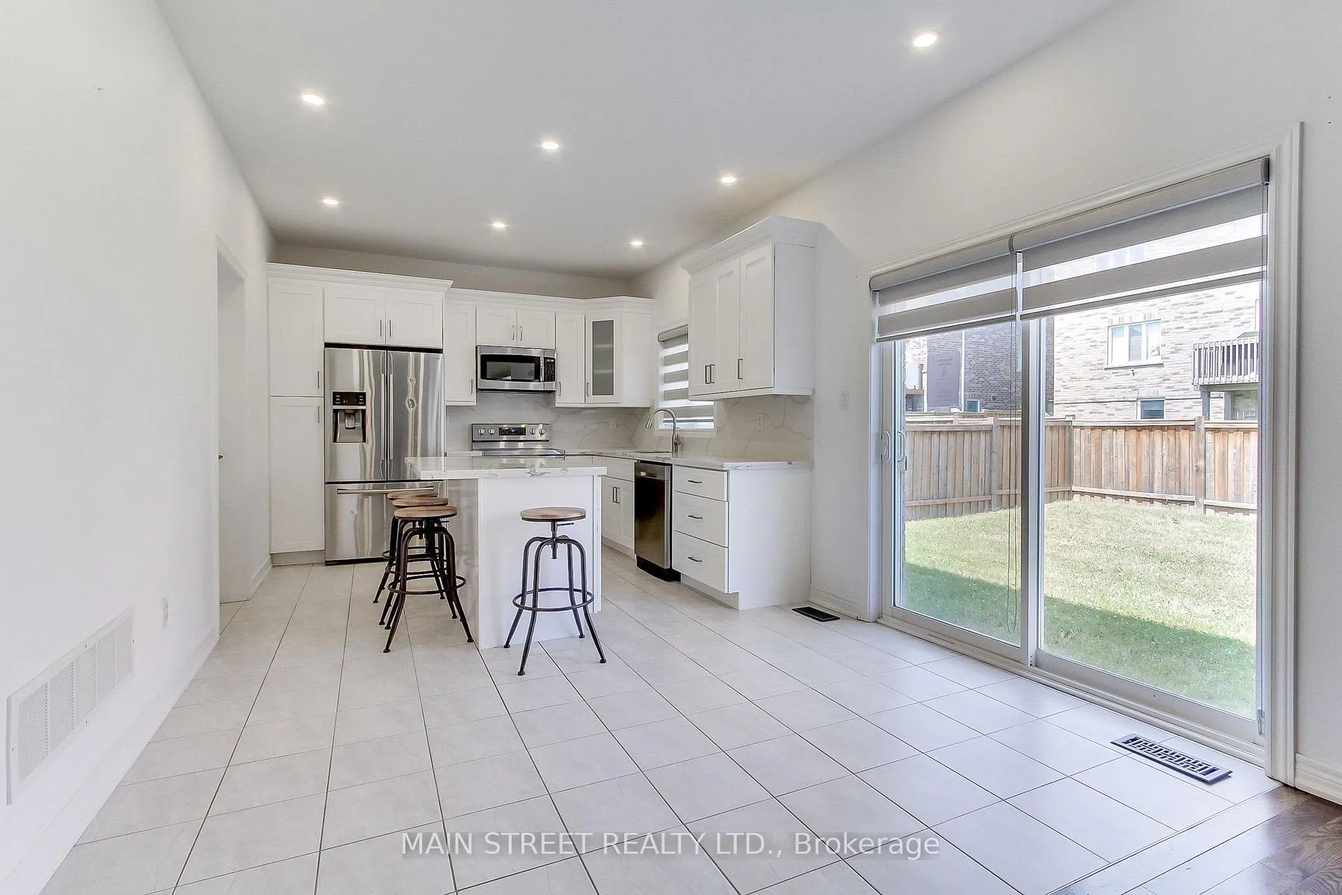 Photo 18 of 1386 Dallman Street, Innisfil, Lefroy — HOMEH