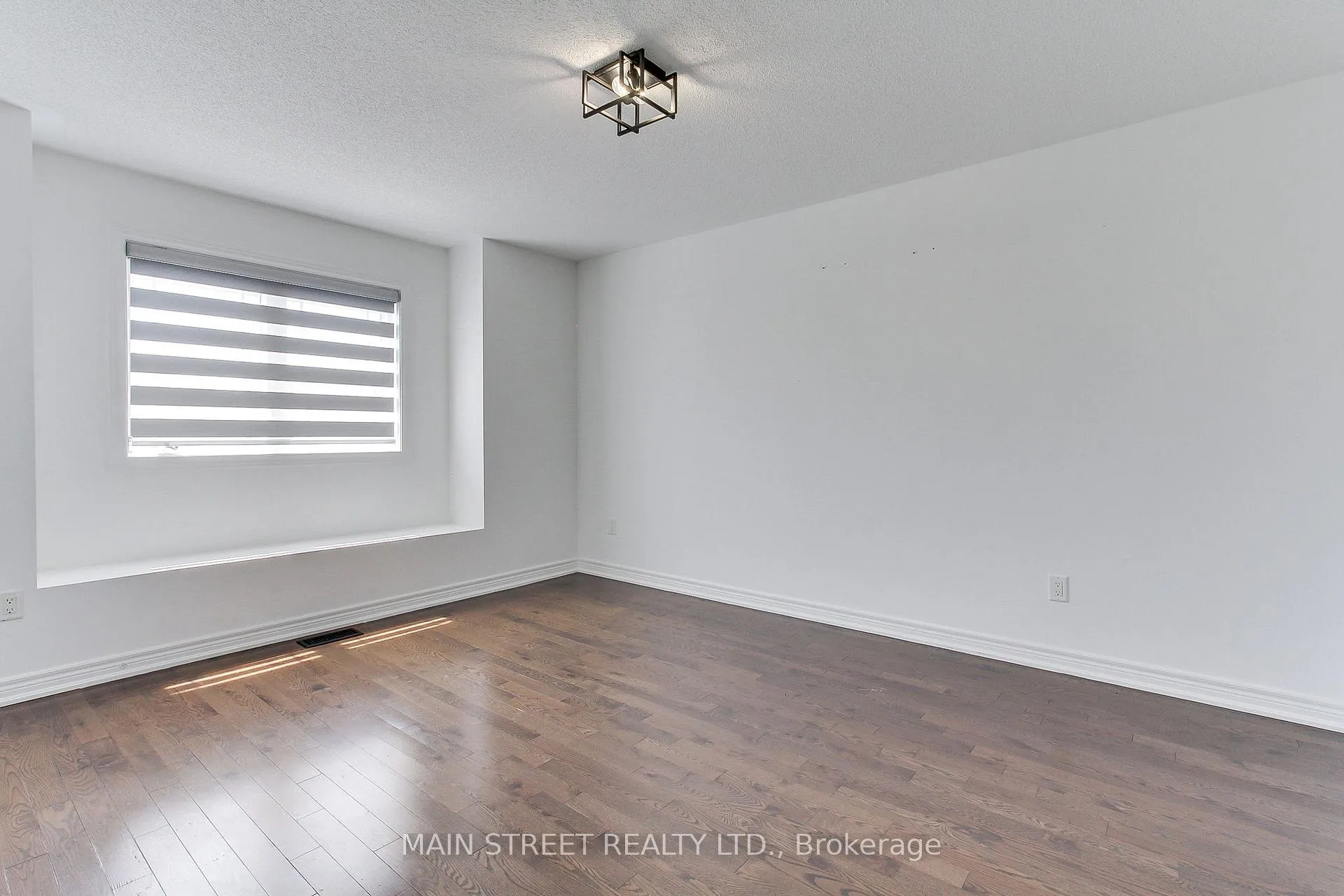 Photo 36 of 1386 Dallman Street, Innisfil, Lefroy — HOMEH