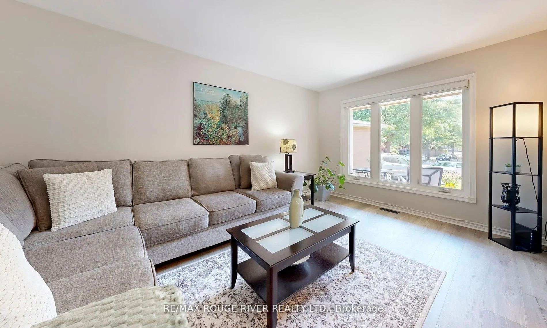 Photo 3 of 13 Dagwell Crescent, Ajax, Central West — HOMEH