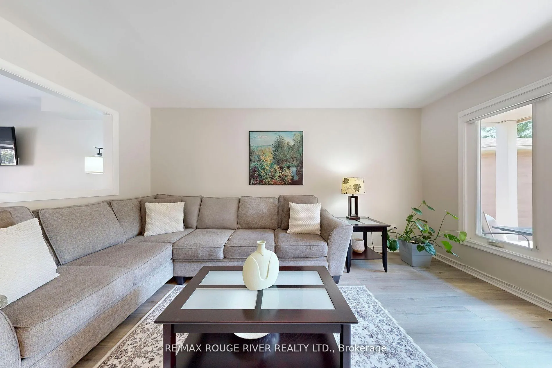 Photo 4 of 13 Dagwell Crescent, Ajax, Central West — HOMEH