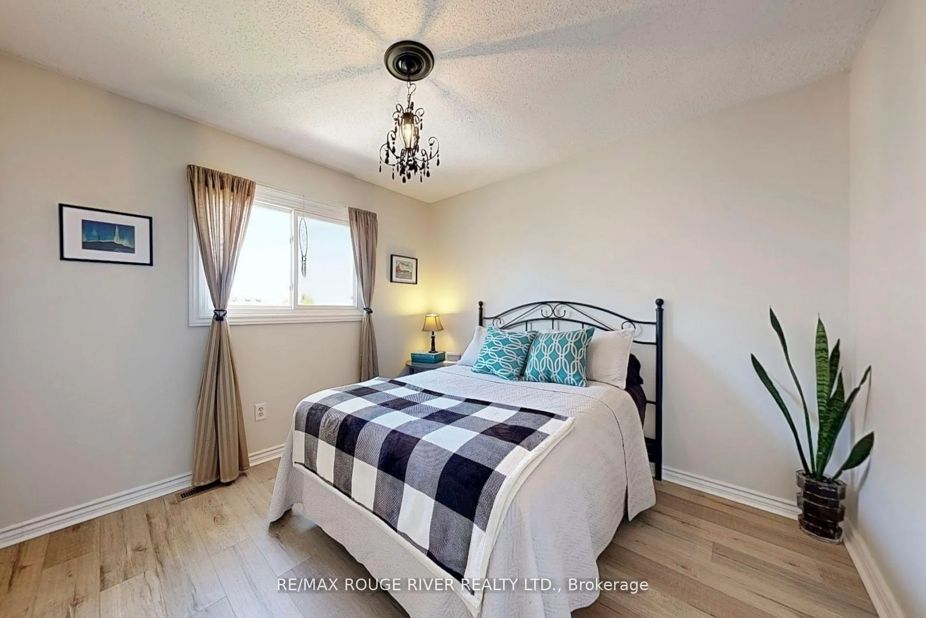 Photo 28 of 13 Dagwell Crescent, Ajax, Central West — HOMEH