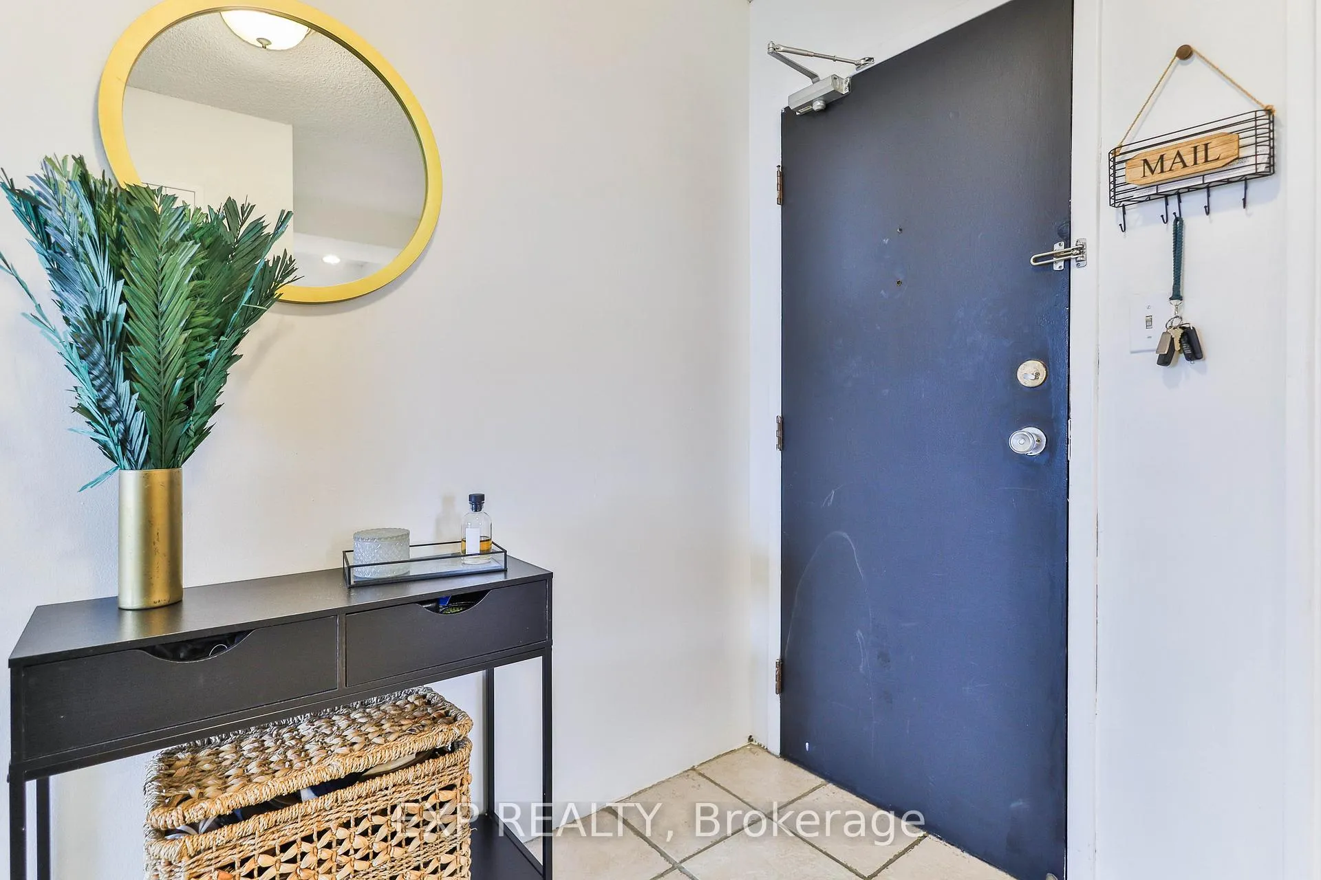 Photo 3 of Unit 1102, 150 Charlton Avenue E, Hamilton, Corktown — HOMEH