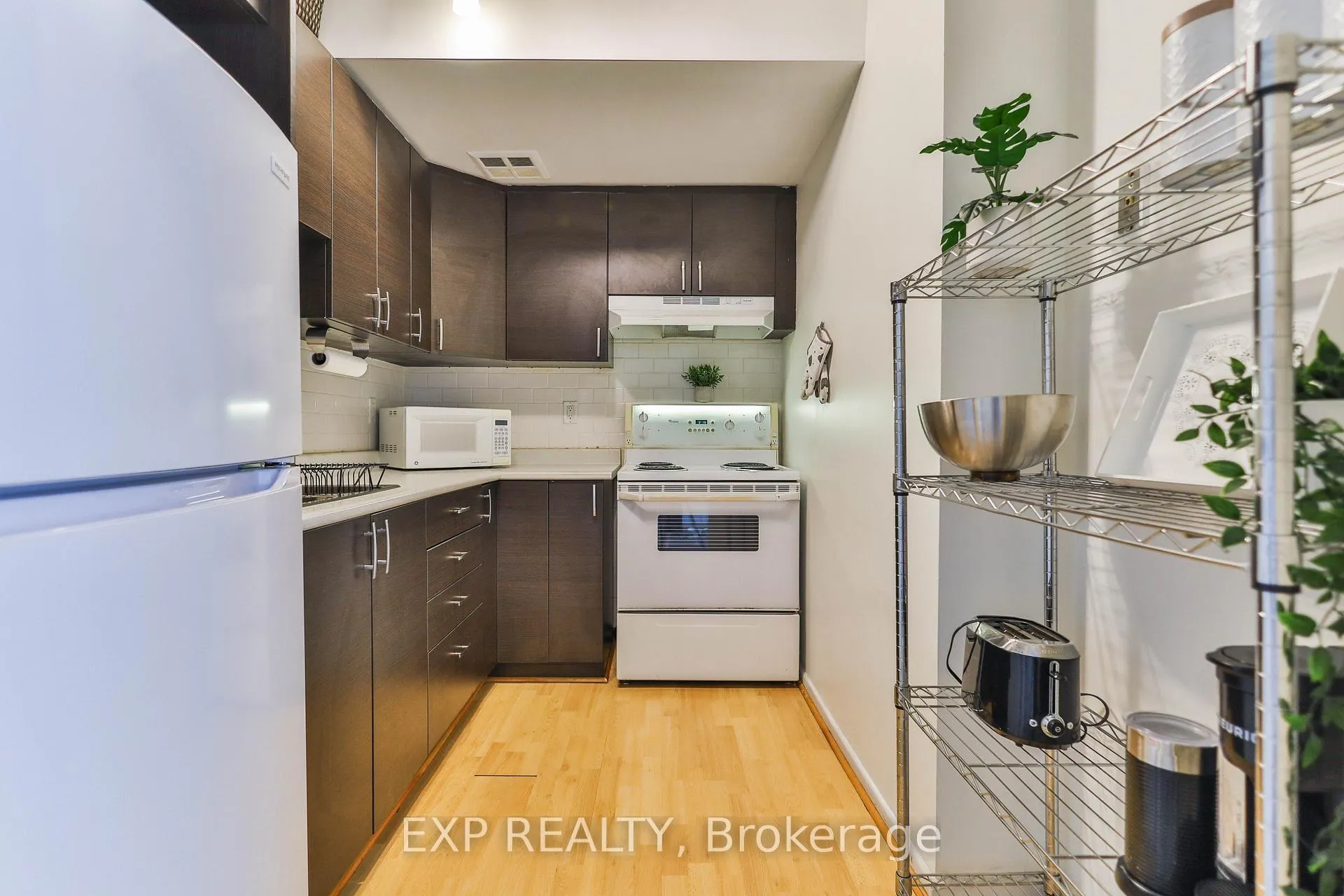 Photo 6 of Unit 1102, 150 Charlton Avenue E, Hamilton, Corktown — HOMEH