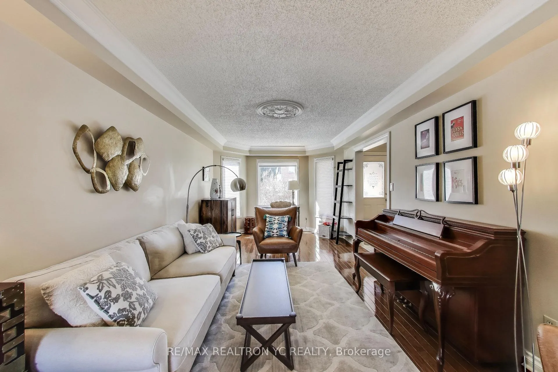 Photo 4 of 896 Darwin Drive, Pickering, Dunbarton — HOMEH