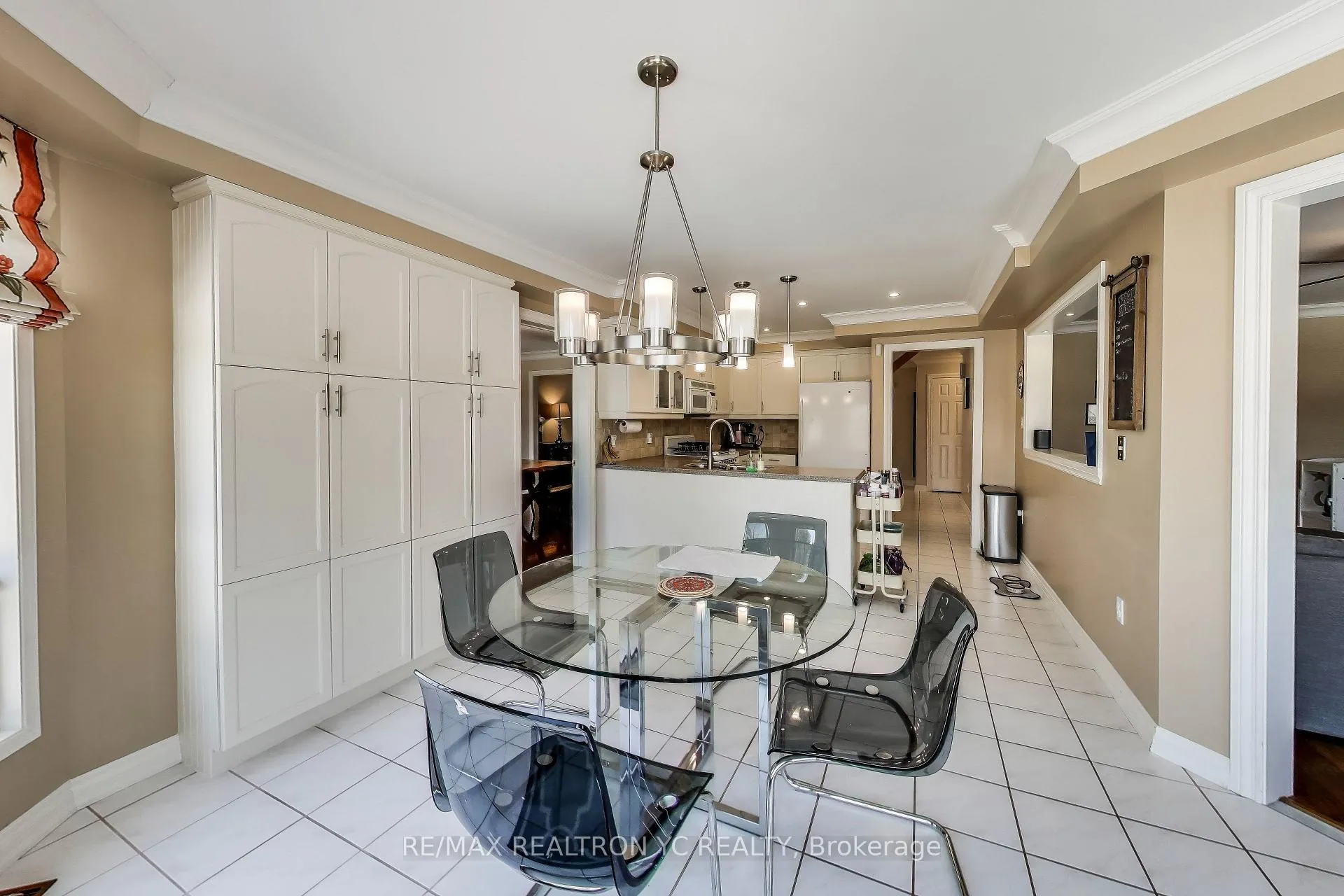 Photo 8 of 896 Darwin Drive, Pickering, Dunbarton — HOMEH