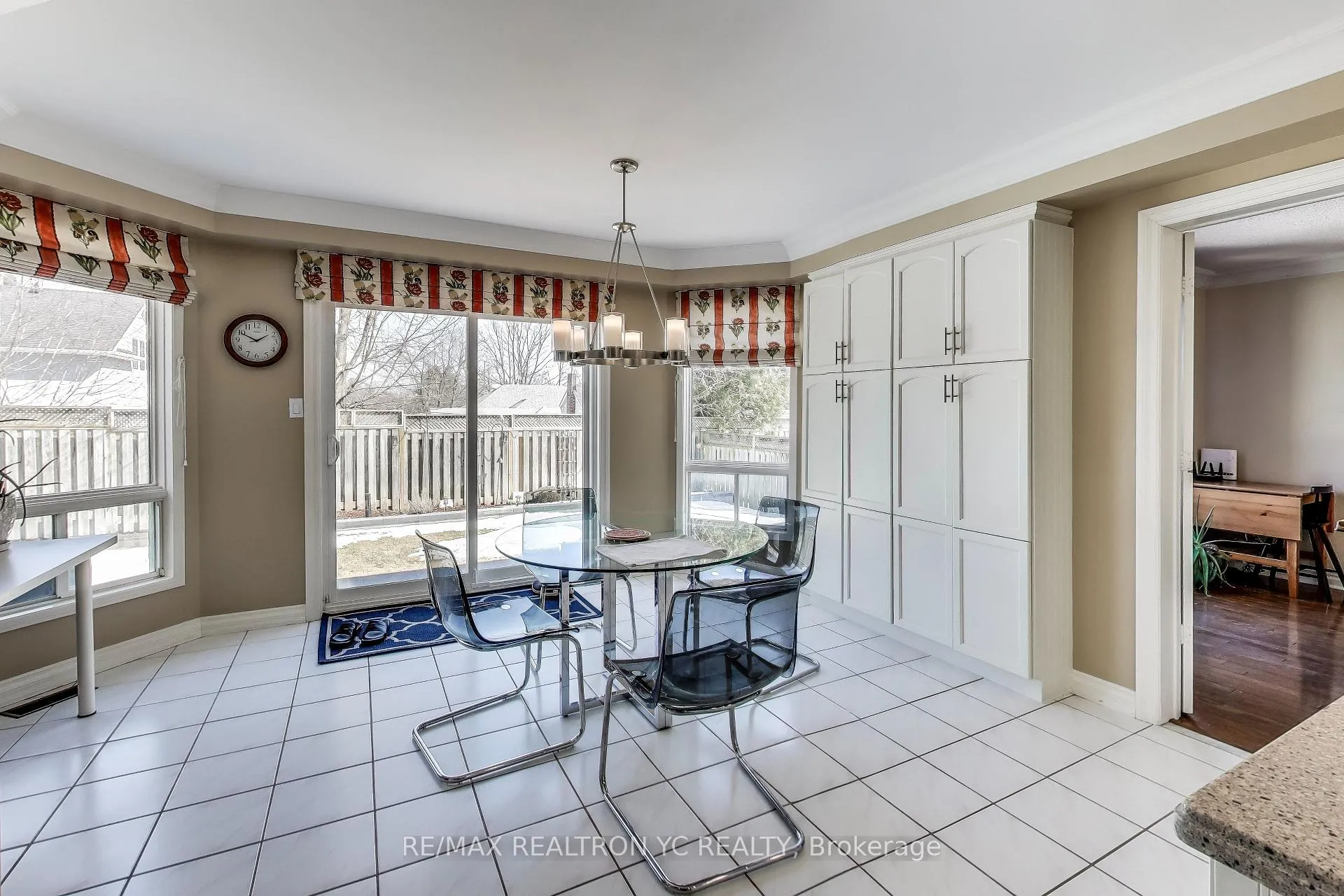Photo 9 of 896 Darwin Drive, Pickering, Dunbarton — HOMEH