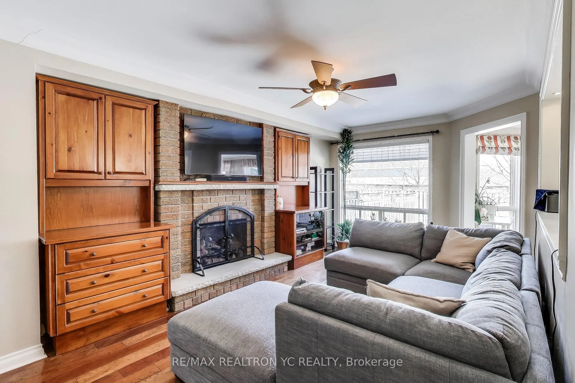 Photo 10 of 896 Darwin Drive, Pickering, Dunbarton — HOMEH