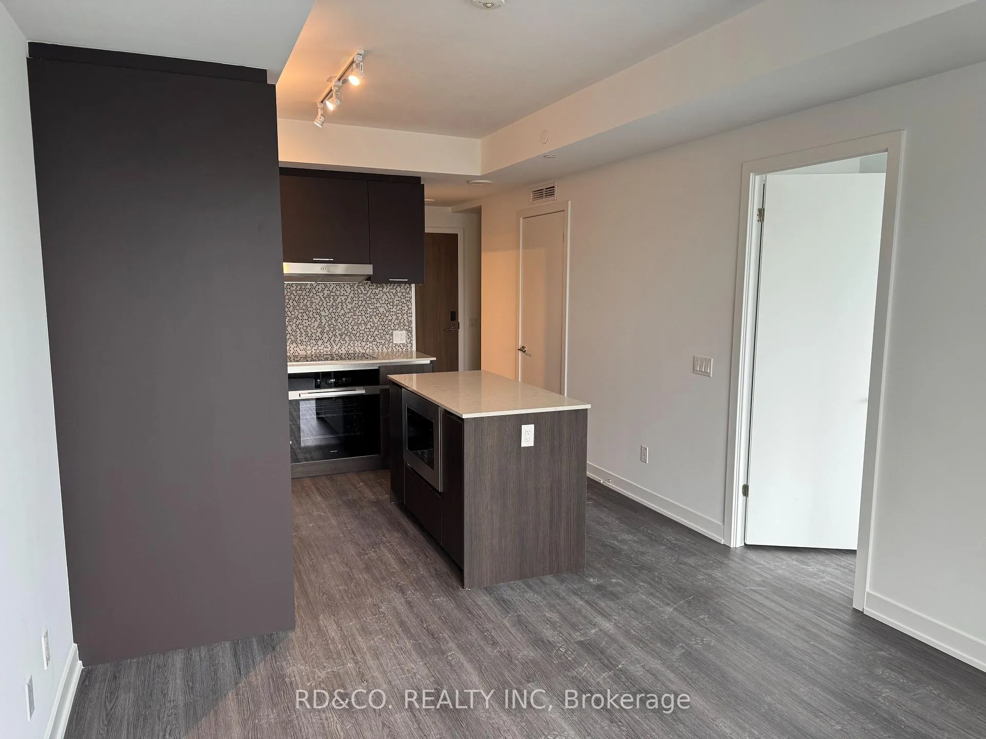 Photo 4 of Unit 216, 8188 Yonge Street, Vaughan, Uplands — HOMEH