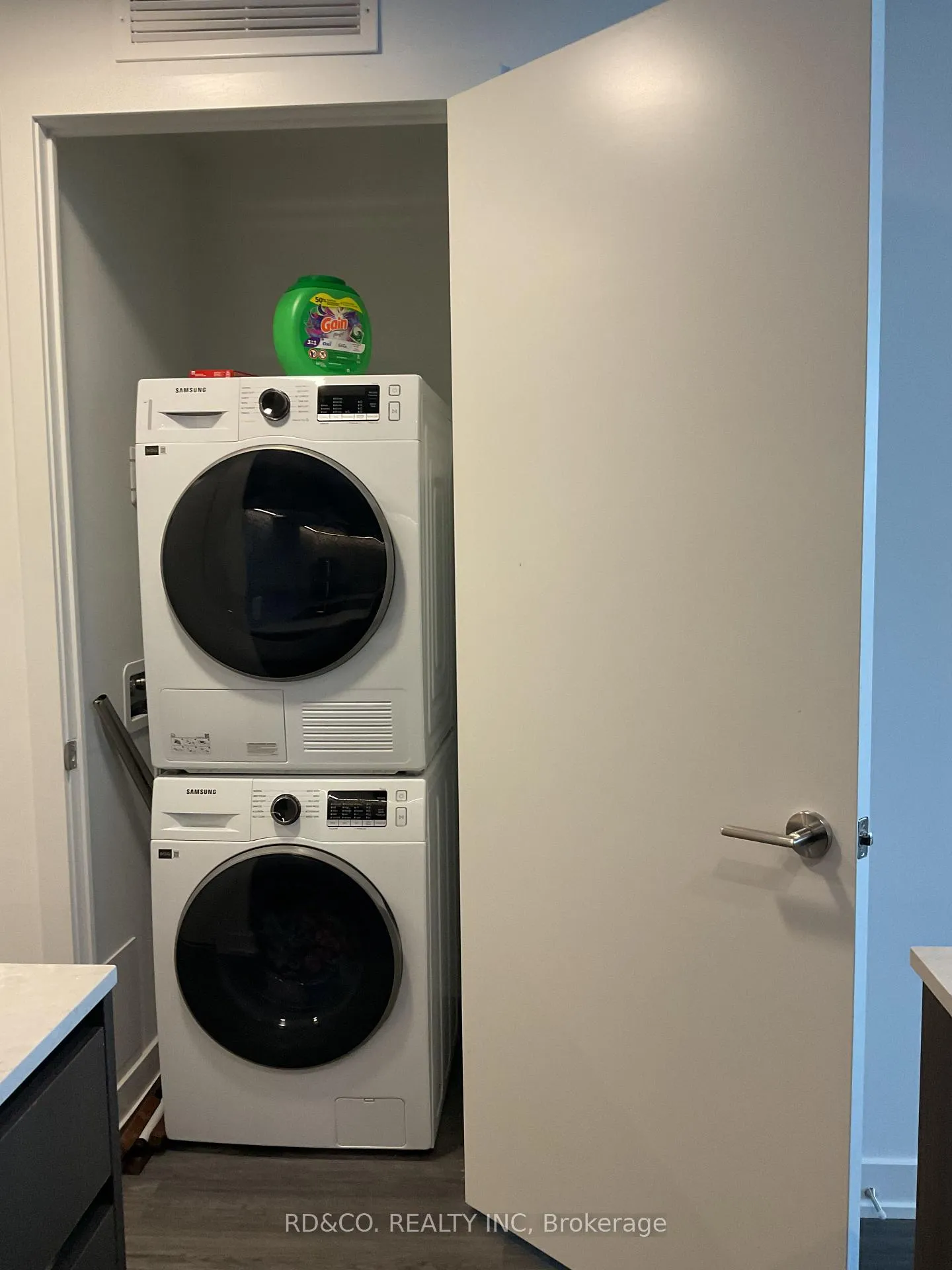 Photo 9 of Unit 216, 8188 Yonge Street, Vaughan, Uplands — HOMEH