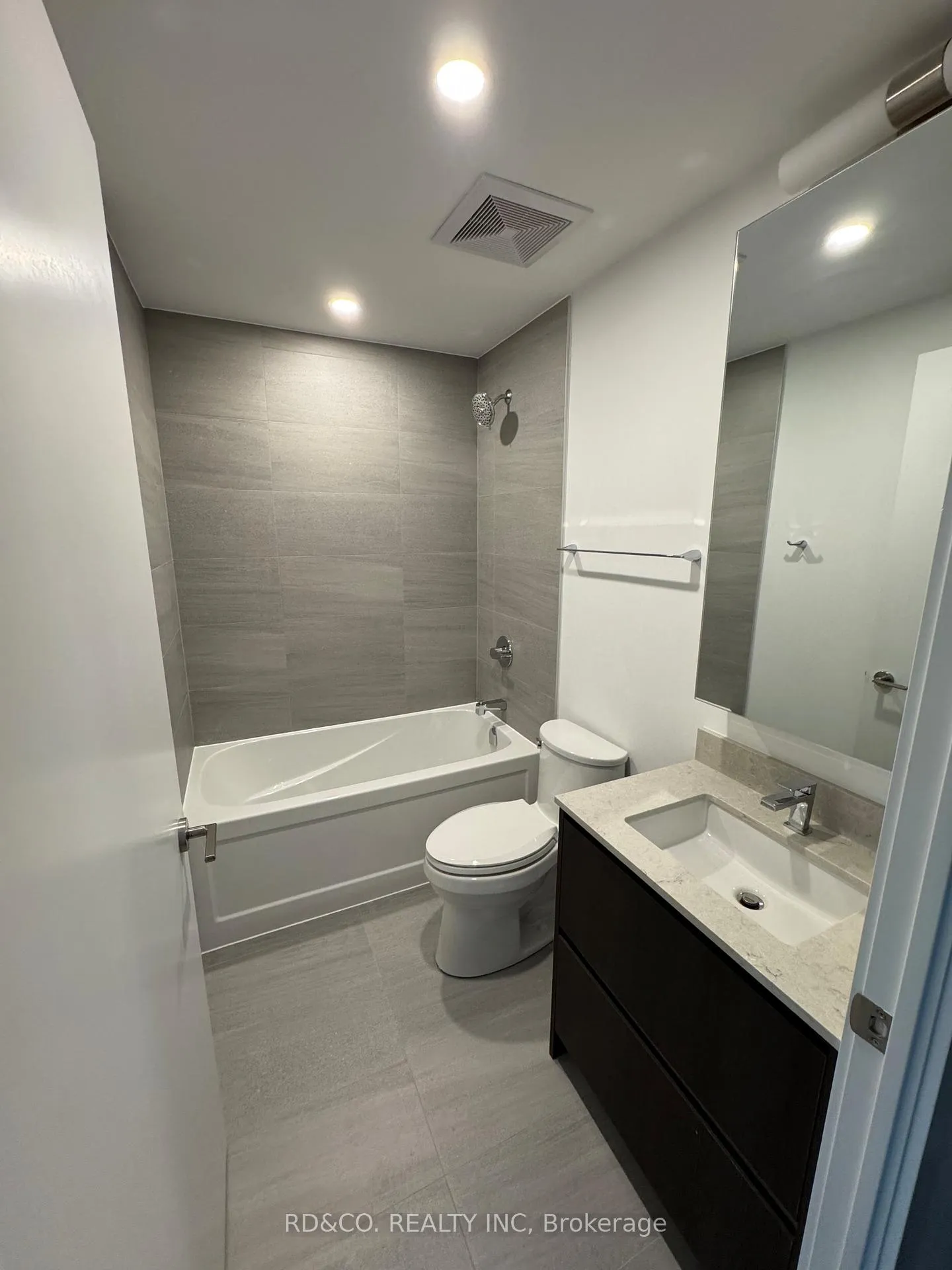 Photo 11 of Unit 216, 8188 Yonge Street, Vaughan, Uplands — HOMEH
