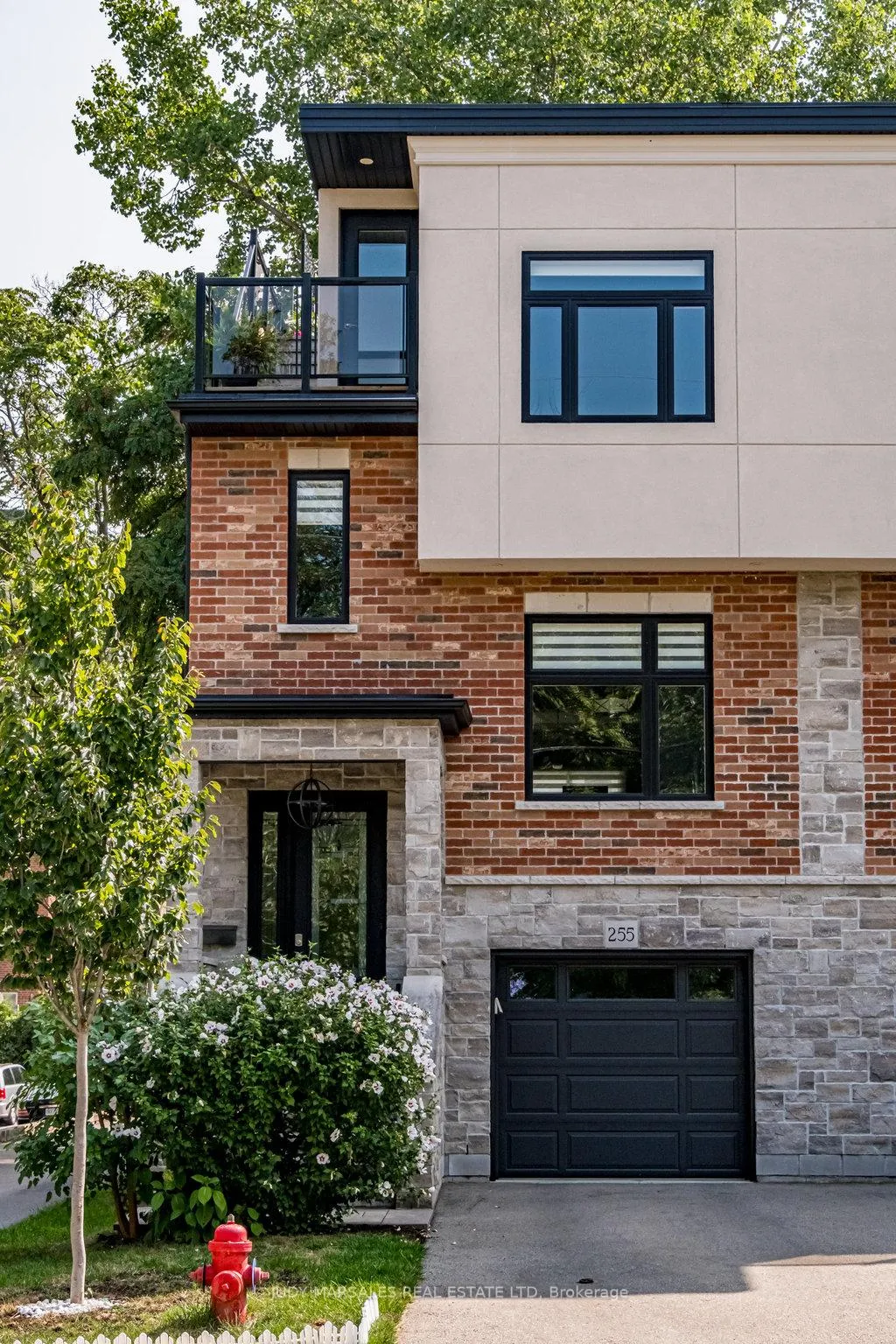 Photo 3 of 255 Park Street S, Hamilton, Durand — HOMEH