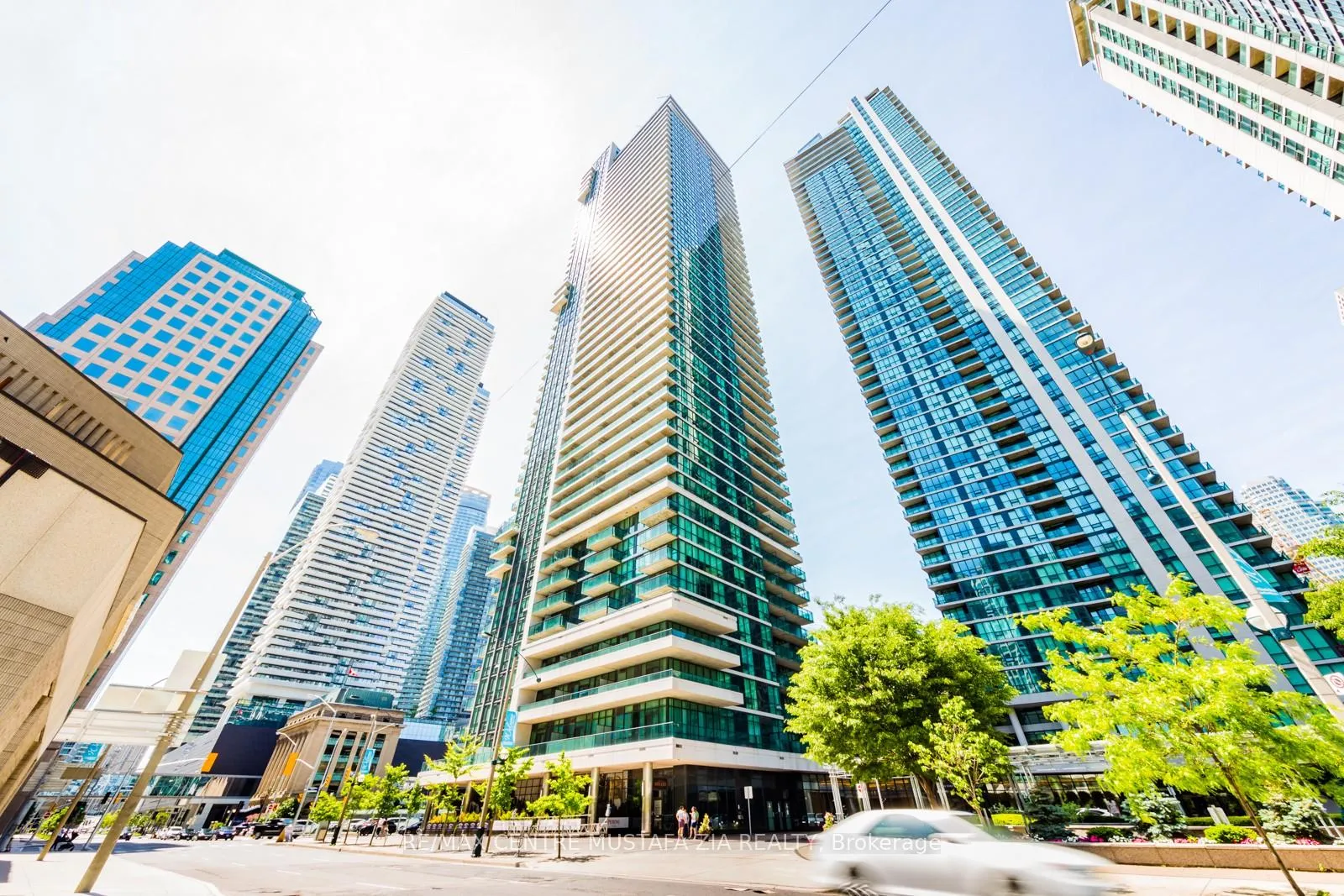 Front of Unit 4110, 33 Bay Street