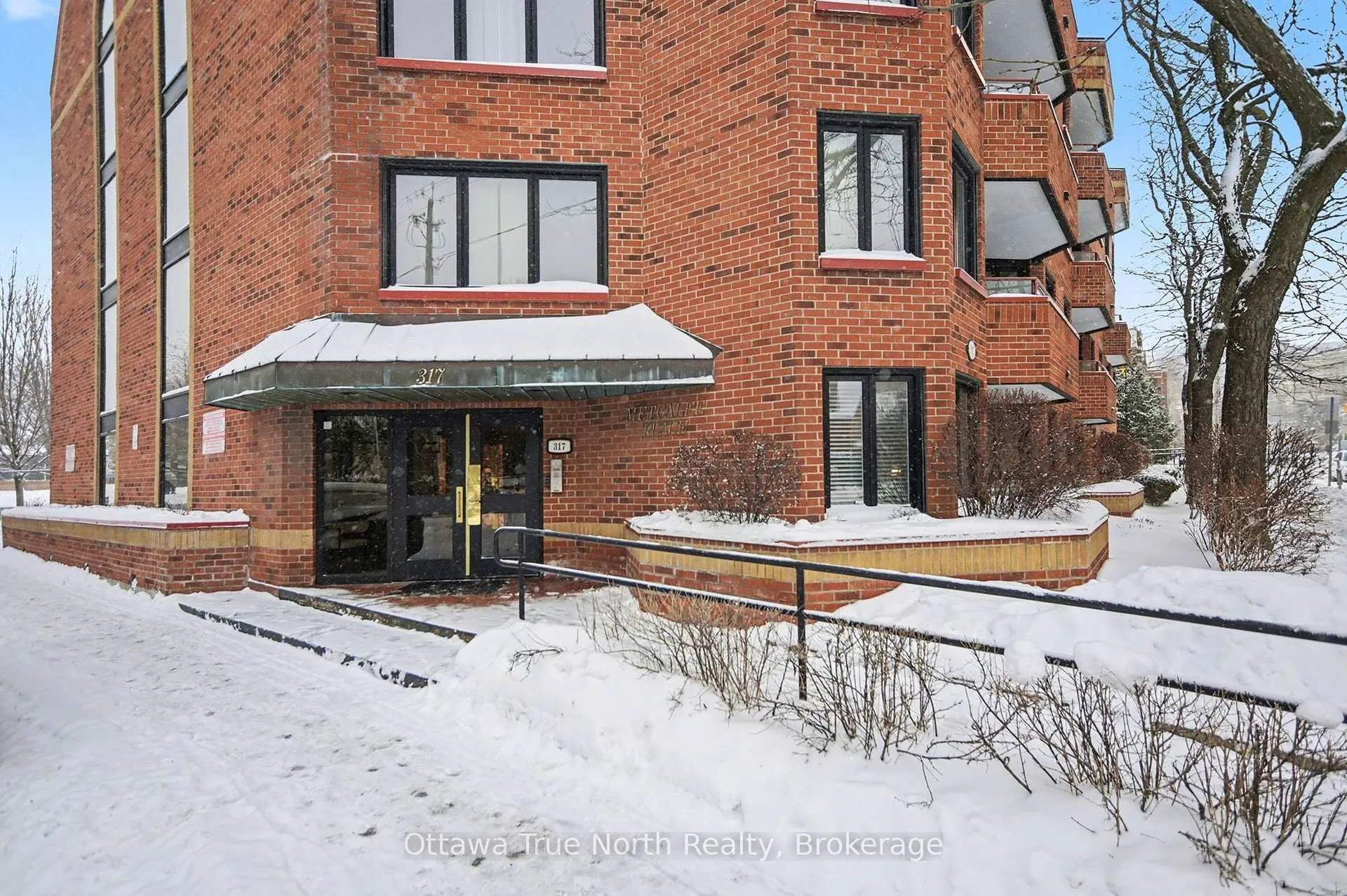 Front of Unit 102, 317 Metcalfe Street