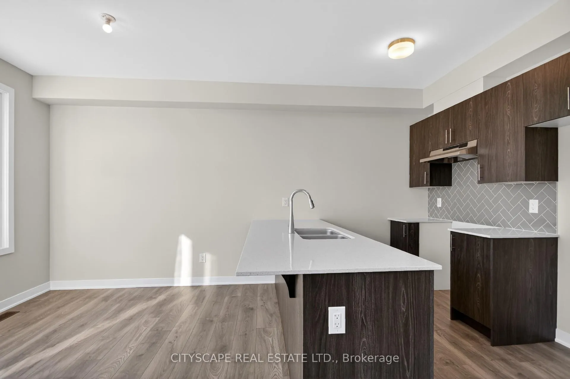 Photo 4 of 544 Promontory Place, Ottawa, Barrhaven - Half Moon Bay — HOMEH