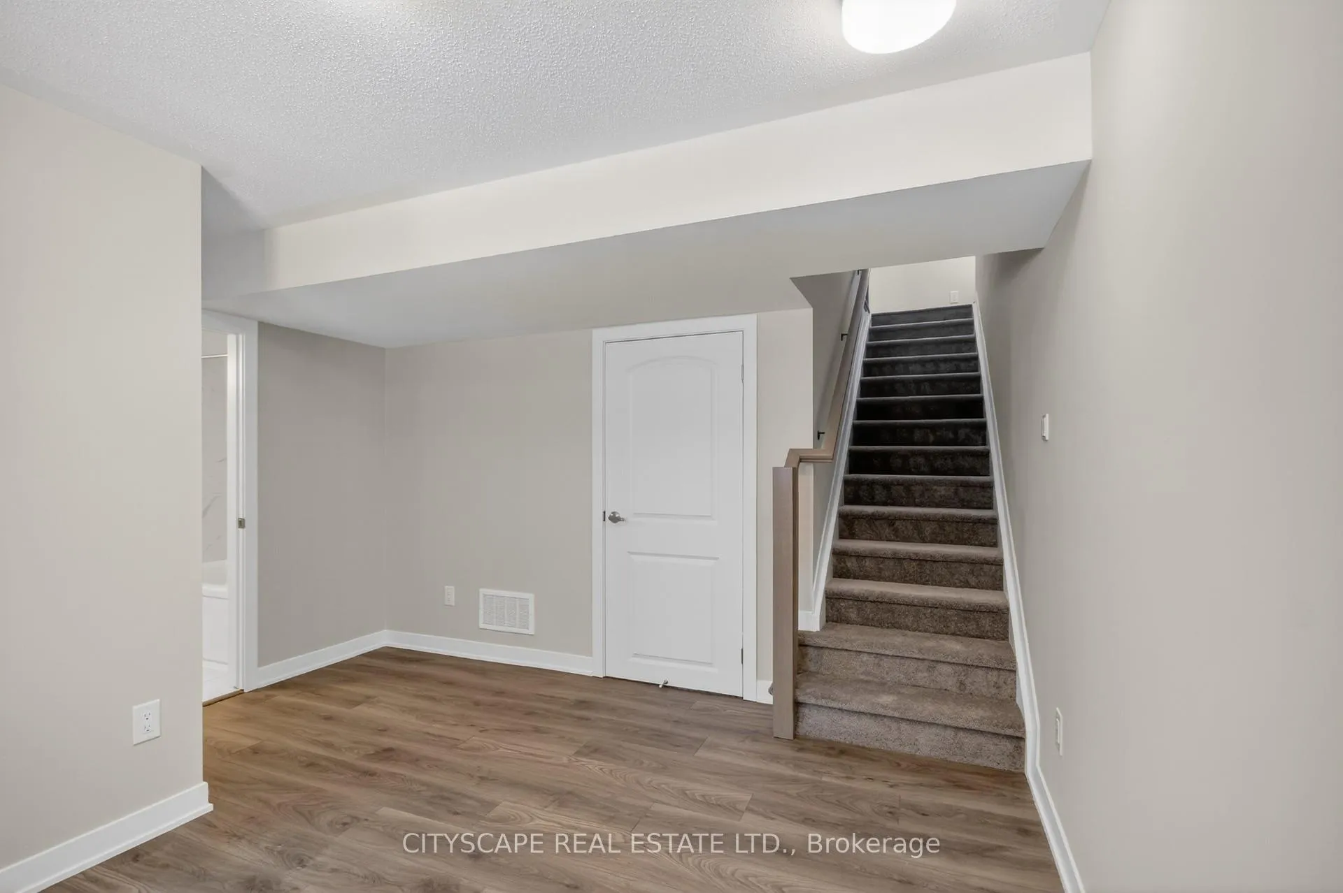 Photo 17 of 544 Promontory Place, Ottawa, Barrhaven - Half Moon Bay — HOMEH