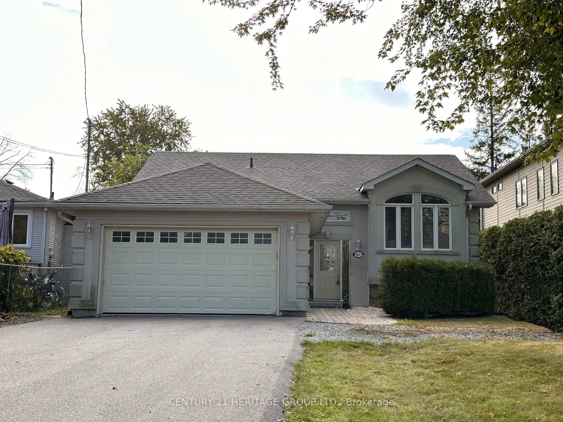 Photo 1 of 943A Lake Drive N, Georgina, Historic Lakeshore Communities — HOMEH