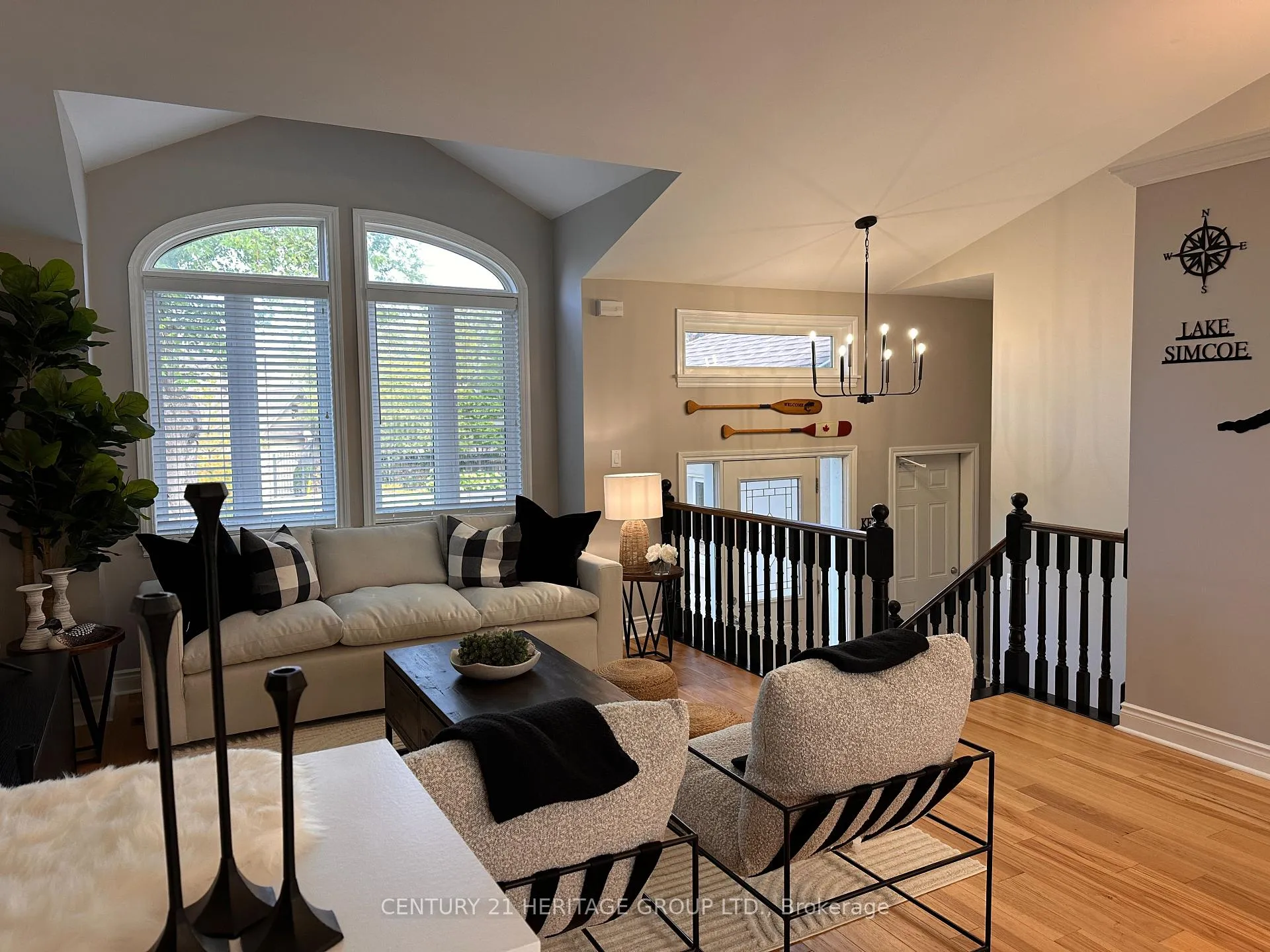Photo 8 of 943A Lake Drive N, Georgina, Historic Lakeshore Communities — HOMEH