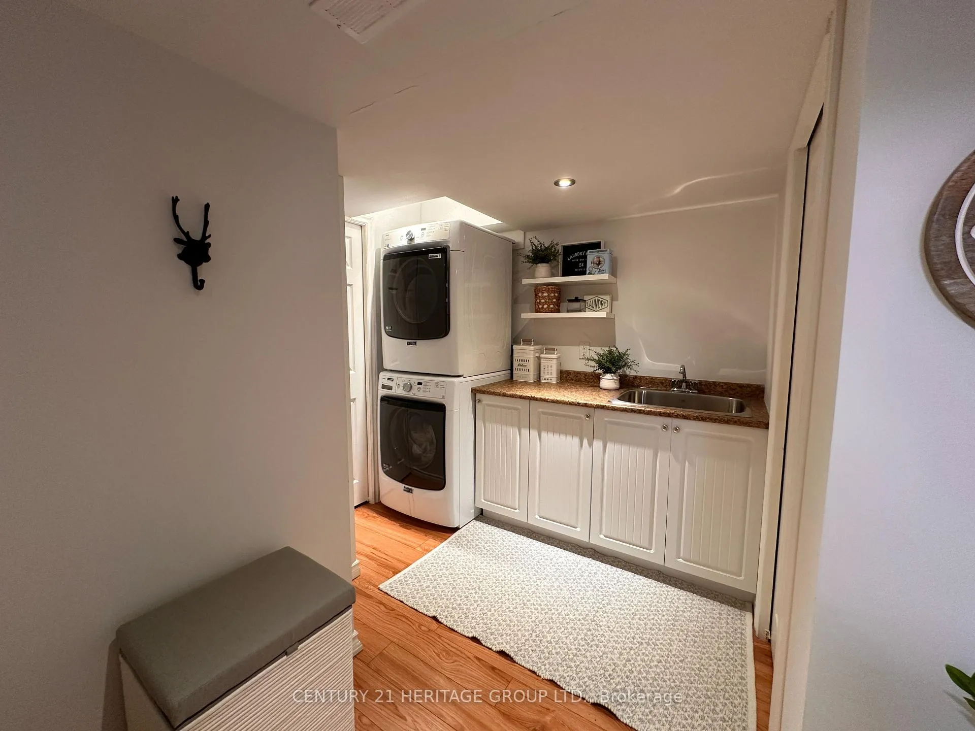 Photo 12 of 943A Lake Drive N, Georgina, Historic Lakeshore Communities — HOMEH