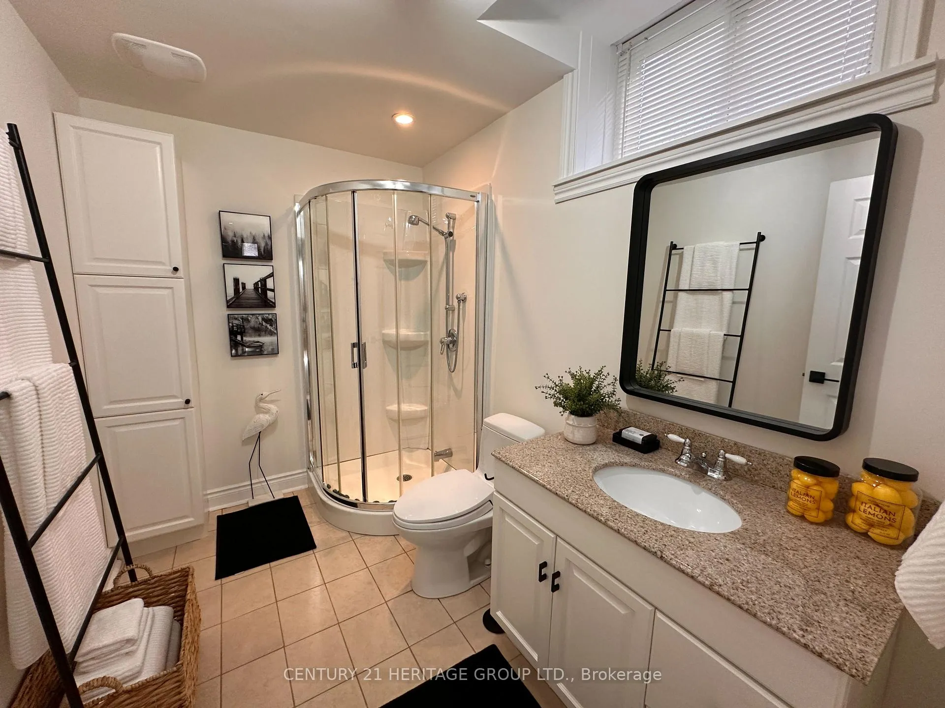 Photo 18 of 943A Lake Drive N, Georgina, Historic Lakeshore Communities — HOMEH