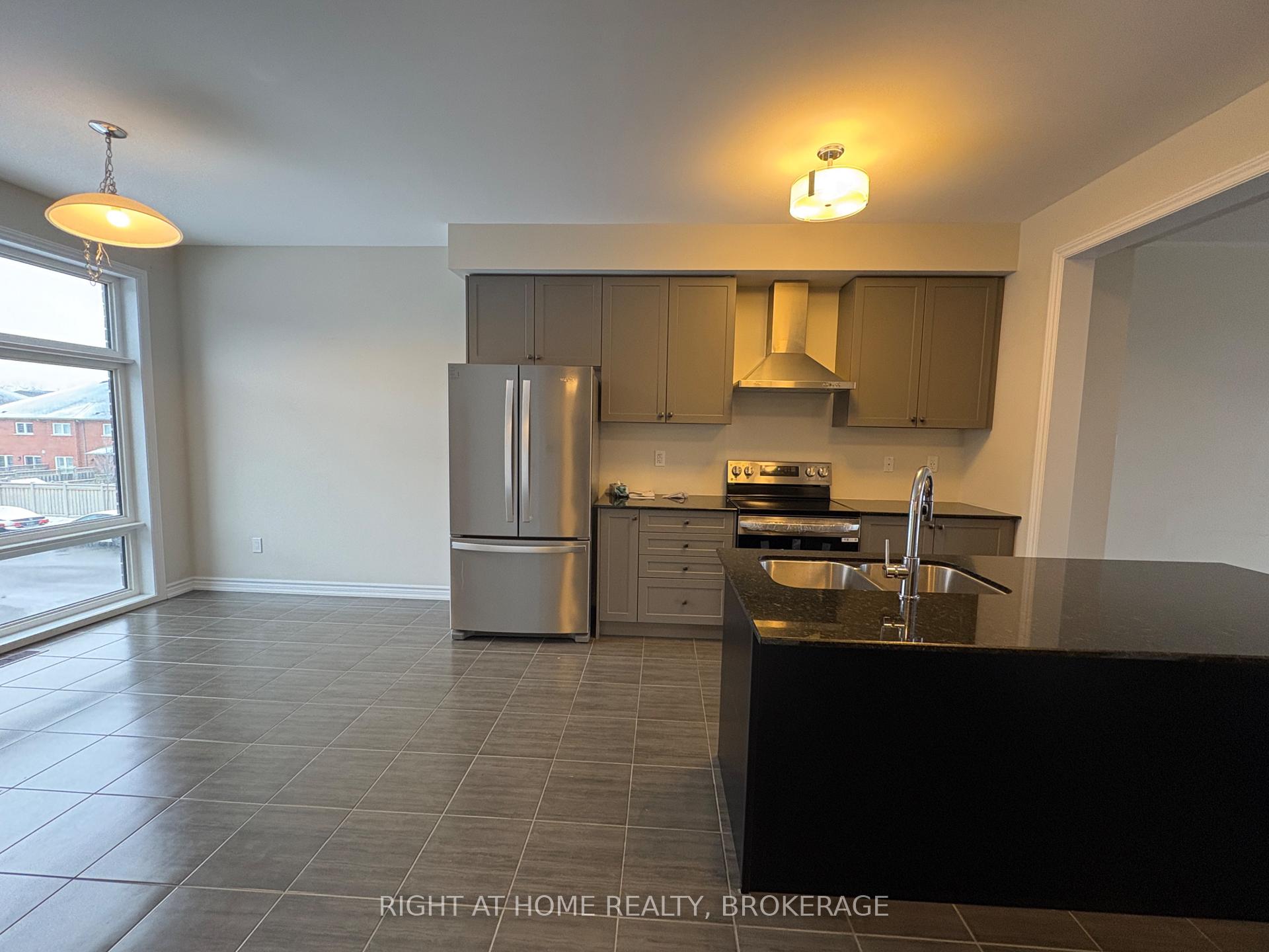 Photo 8 of 54 Douet Lane, Ajax, South East — HOMEH