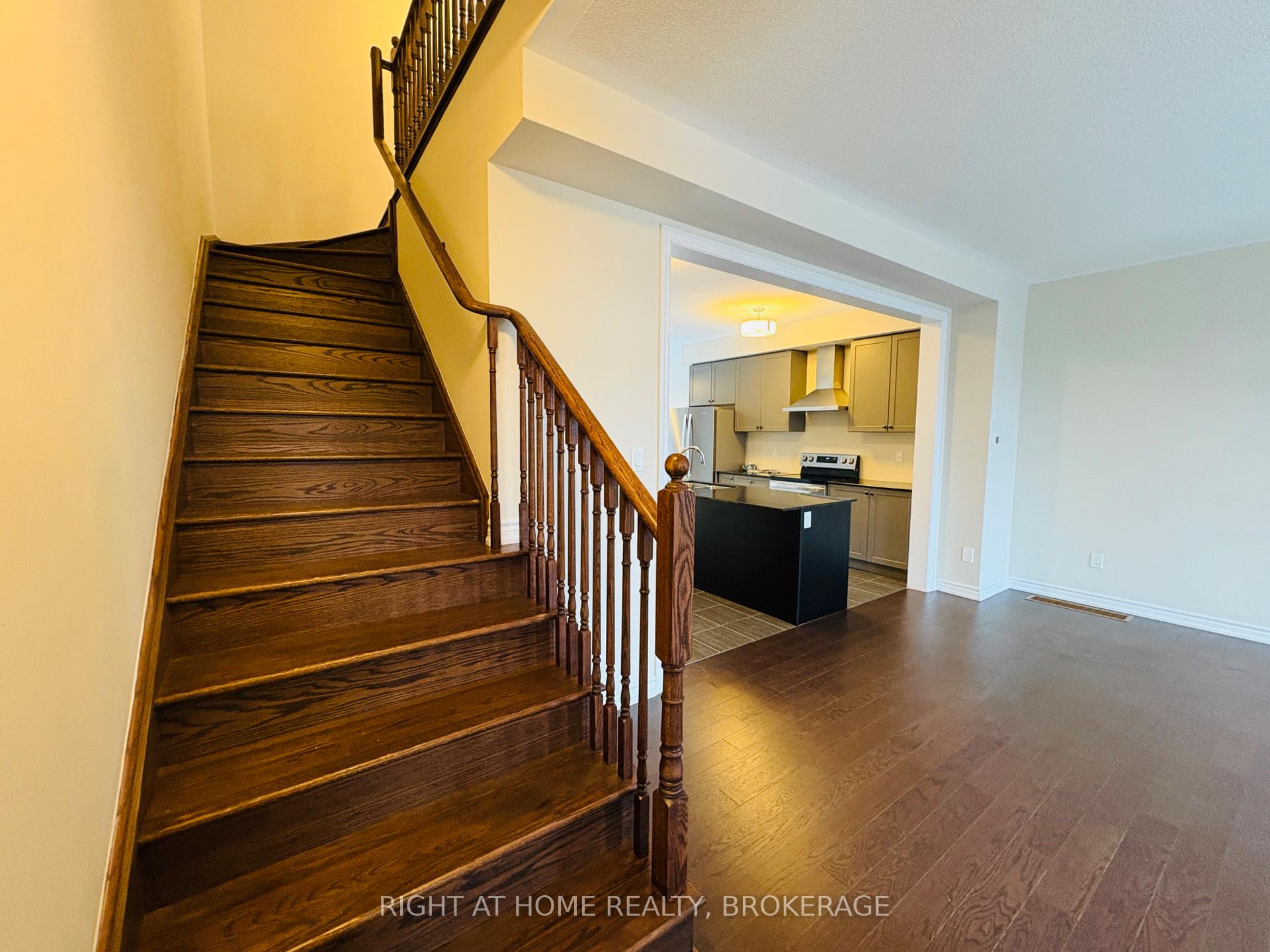 Photo 15 of 54 Douet Lane, Ajax, South East — HOMEH