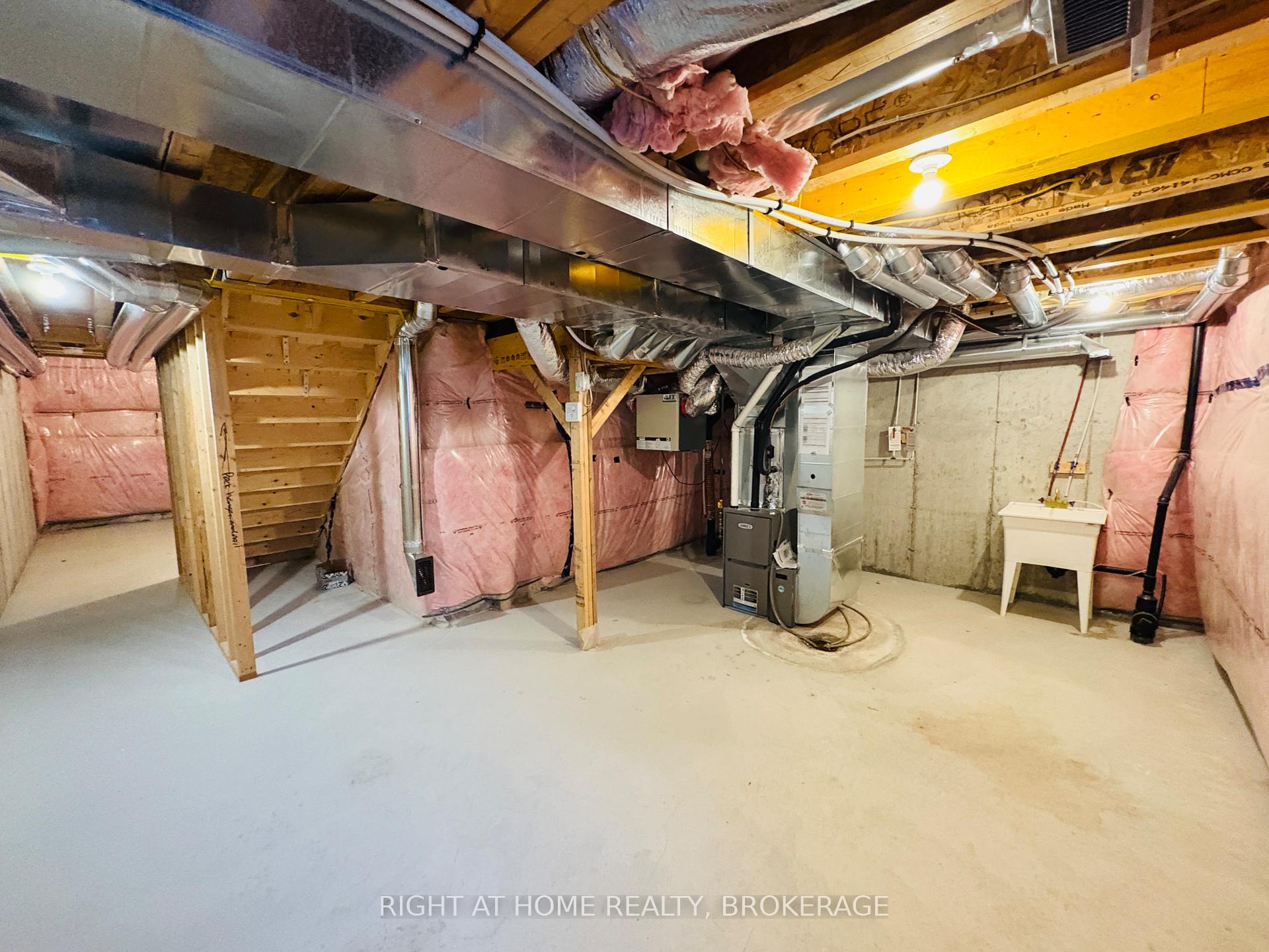 Photo 35 of 54 Douet Lane, Ajax, South East — HOMEH
