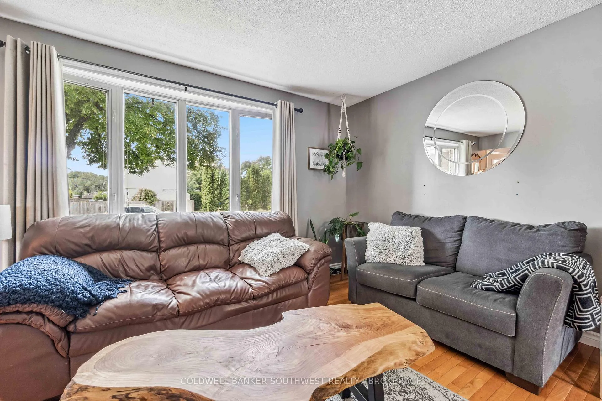 Photo 4 of 146 Emi Avenue, St. Clair — HOMEH