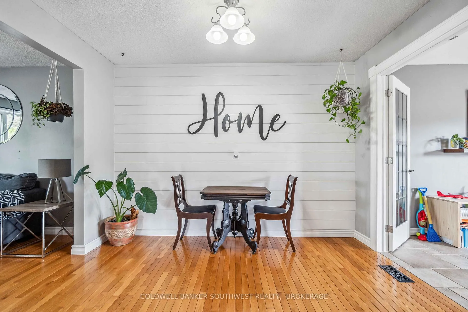 Photo 8 of 146 Emi Avenue, St. Clair — HOMEH