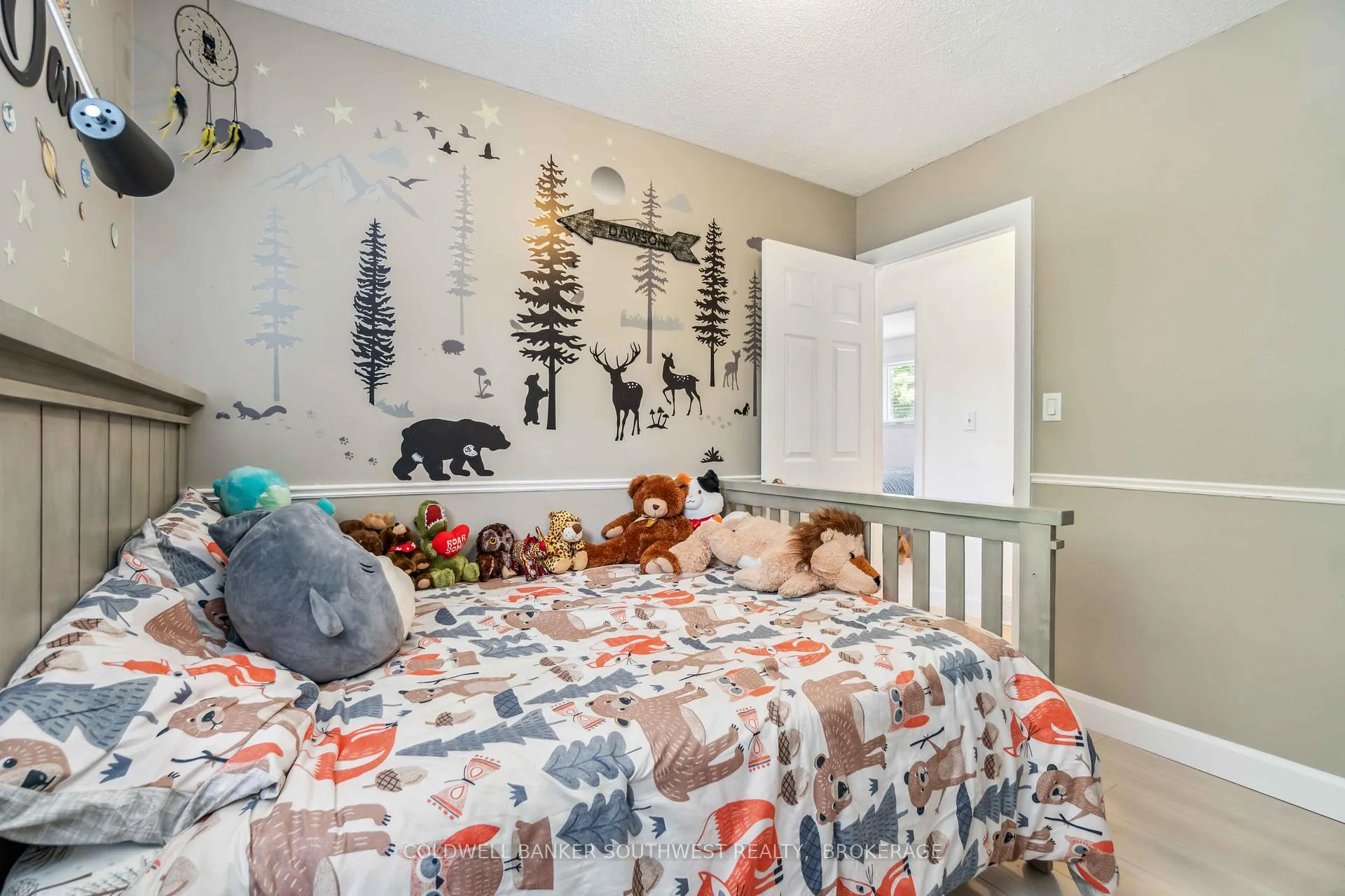 Photo 23 of 146 Emi Avenue, St. Clair — HOMEH