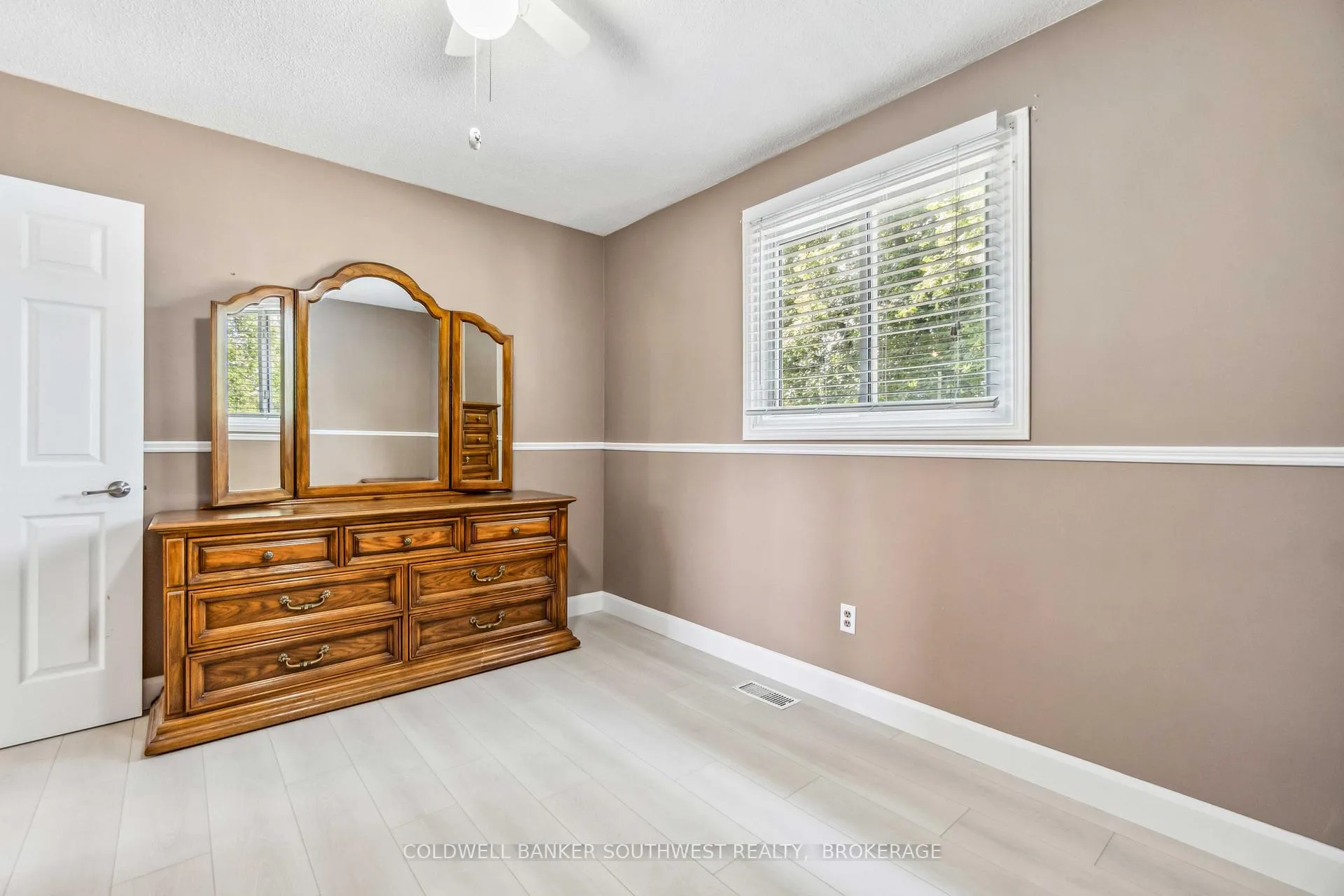 Photo 24 of 146 Emi Avenue, St. Clair — HOMEH