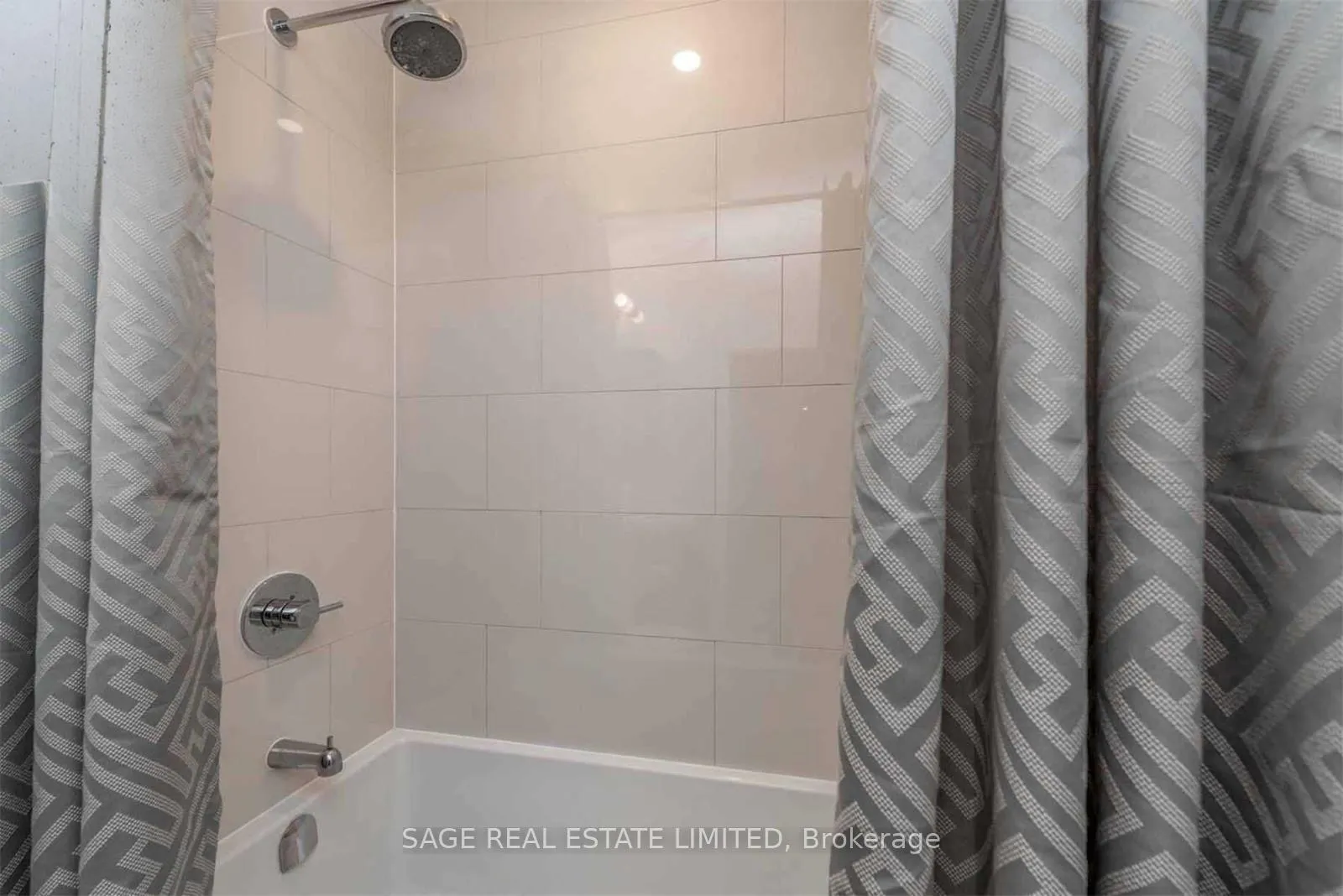 Photo 14 of Unit 1601, 225 Sumach Street, Toronto, Regent Park — HOMEH