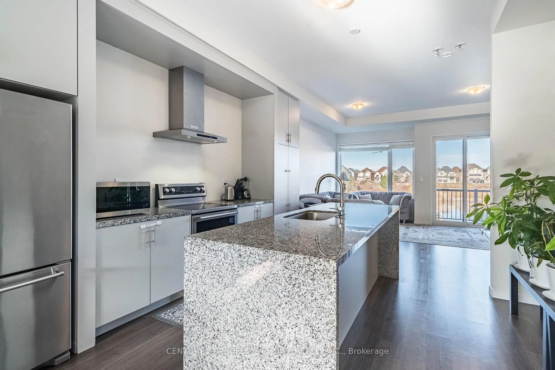 Photo 7 of 24 Cassila Way Drive, Vaughan, Vellore Village — HOMEH