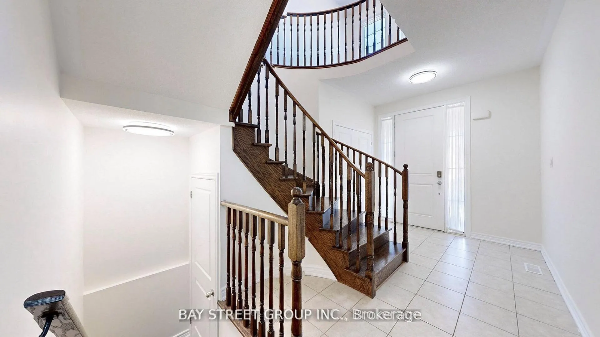 Photo 4 of 127 William Fair Drive, Clarington, Bowmanville — HOMEH