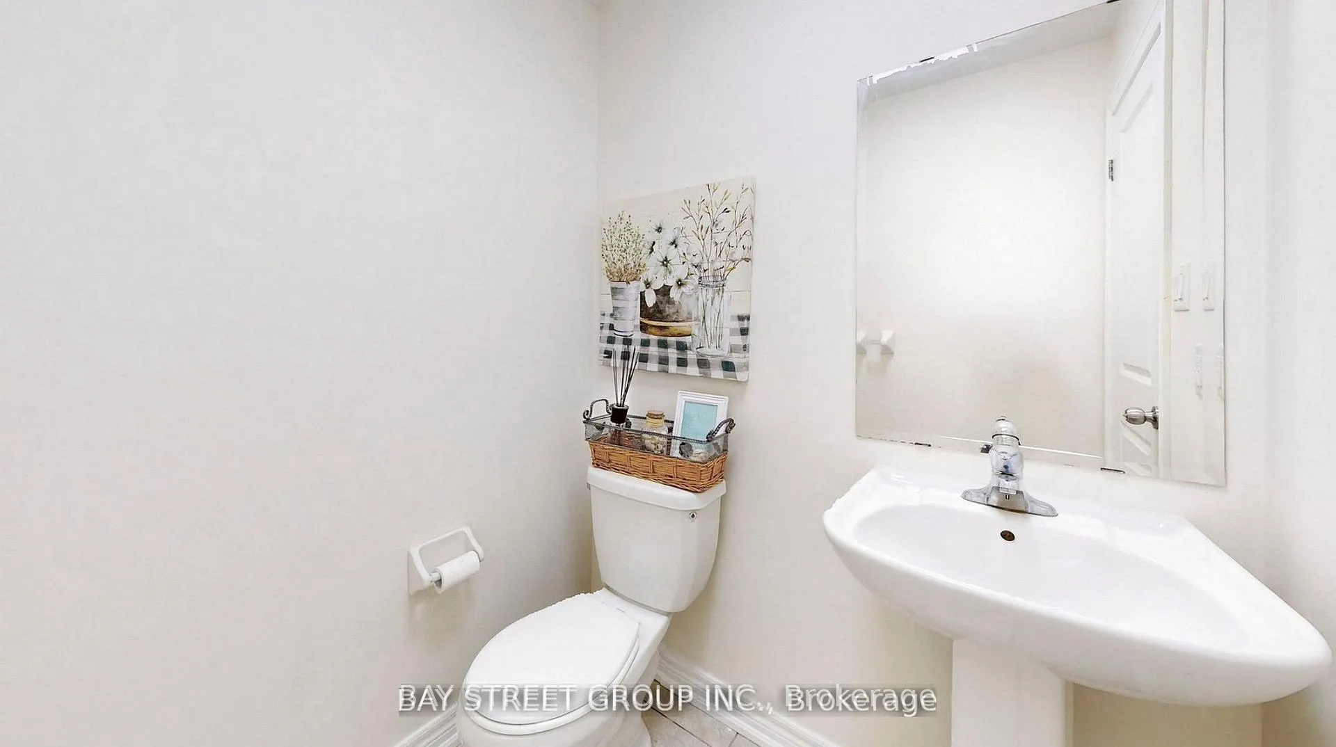 Photo 7 of 127 William Fair Drive, Clarington, Bowmanville — HOMEH