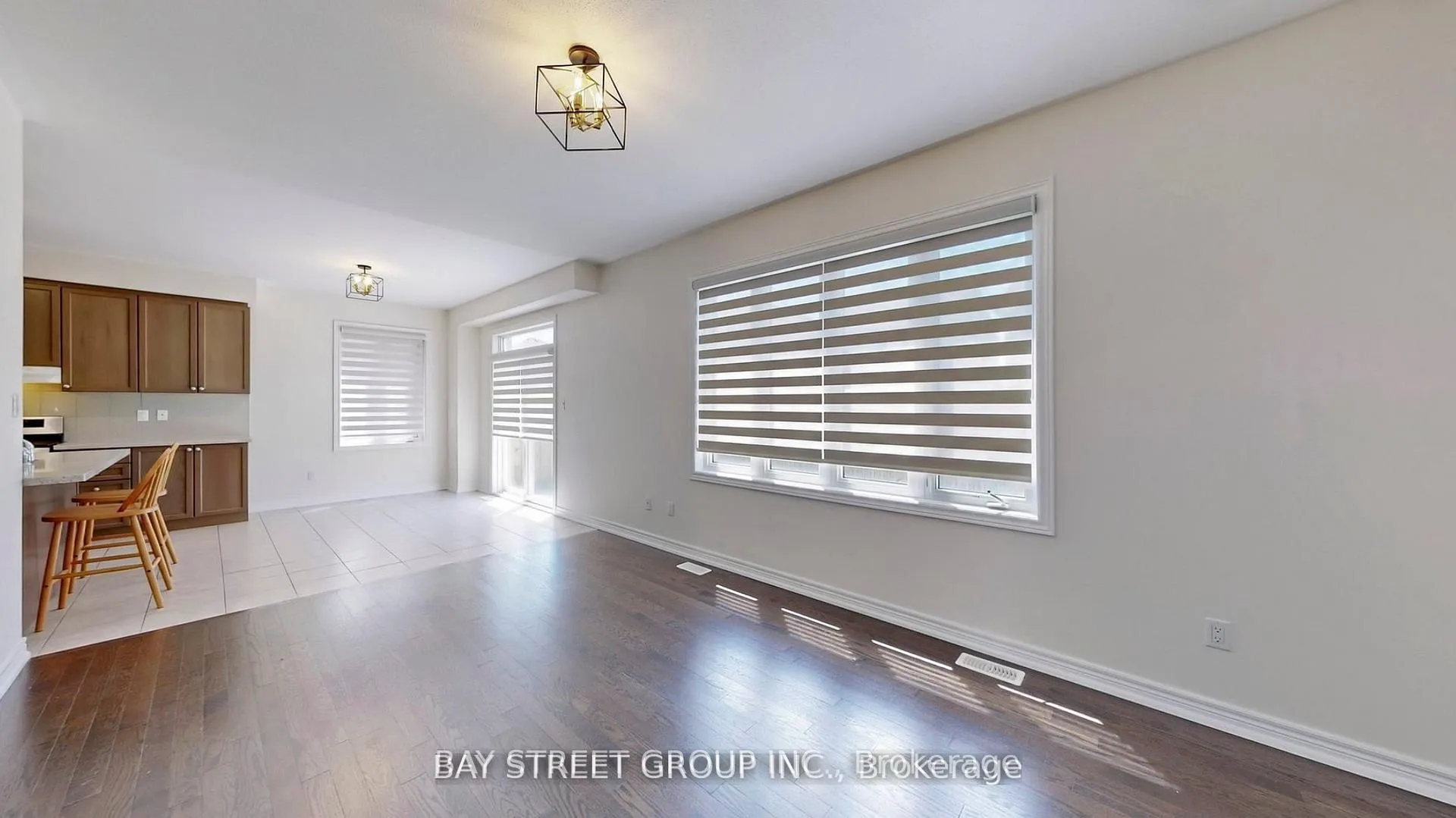 Photo 8 of 127 William Fair Drive, Clarington, Bowmanville — HOMEH