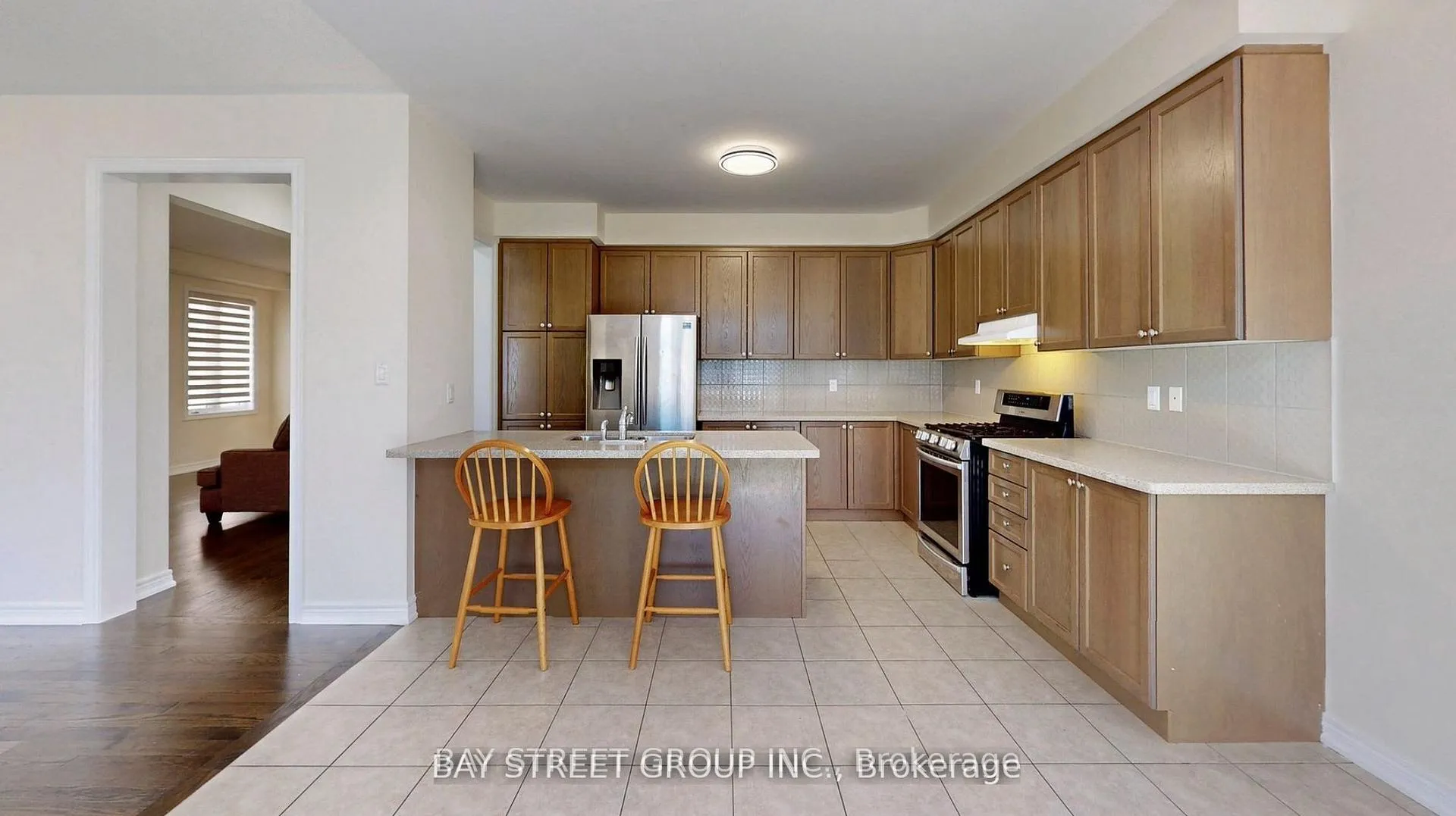 Photo 10 of 127 William Fair Drive, Clarington, Bowmanville — HOMEH