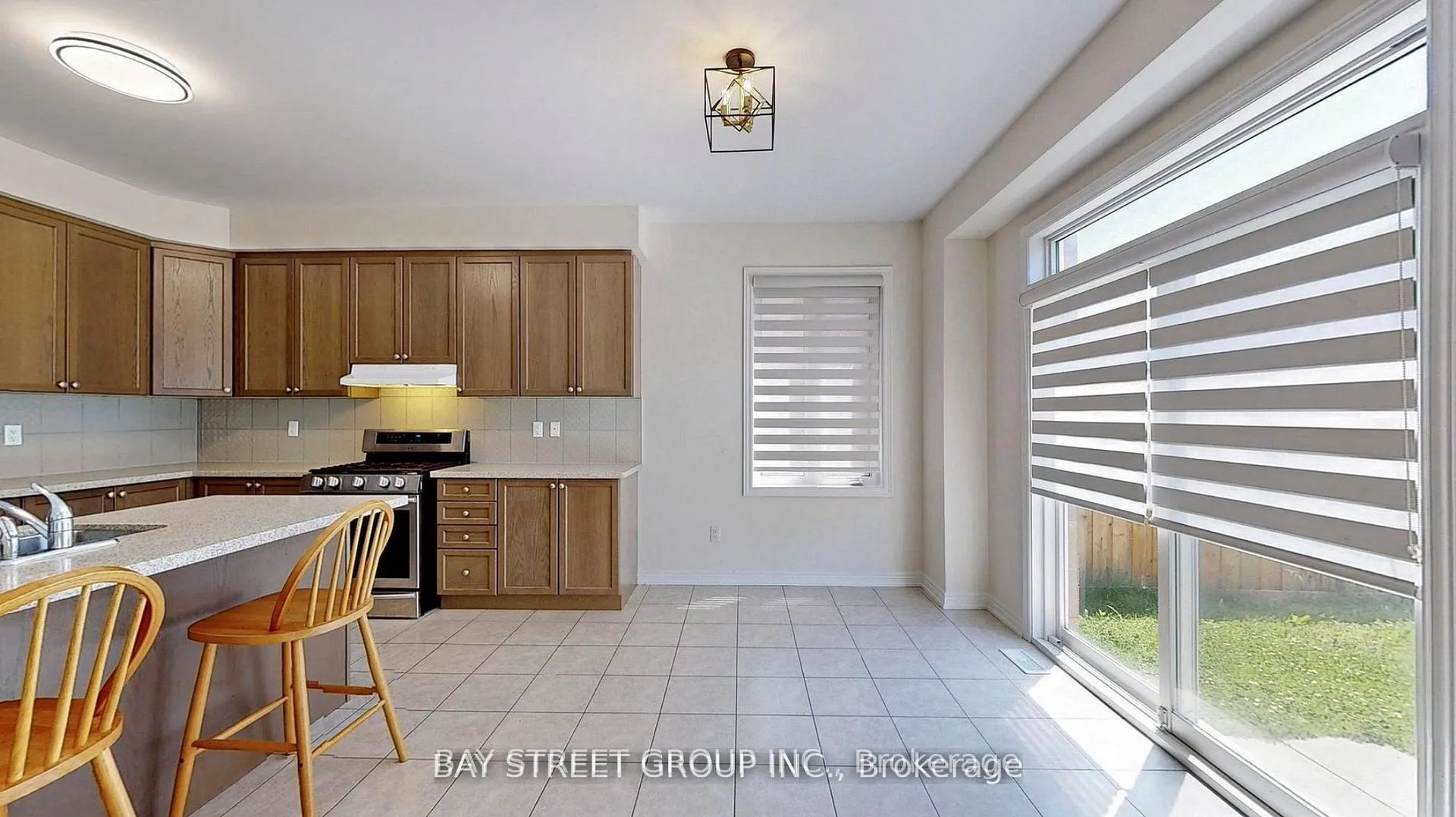 Photo 13 of 127 William Fair Drive, Clarington, Bowmanville — HOMEH