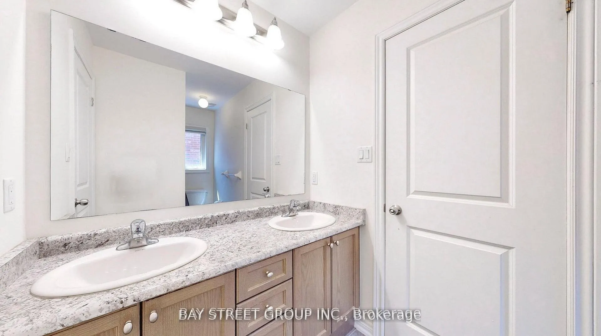 Photo 21 of 127 William Fair Drive, Clarington, Bowmanville — HOMEH