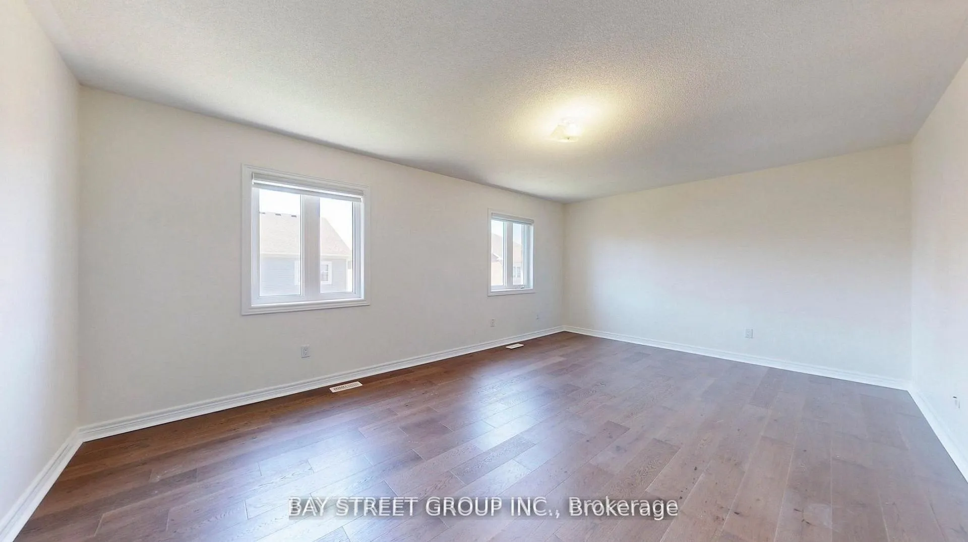 Photo 26 of 127 William Fair Drive, Clarington, Bowmanville — HOMEH