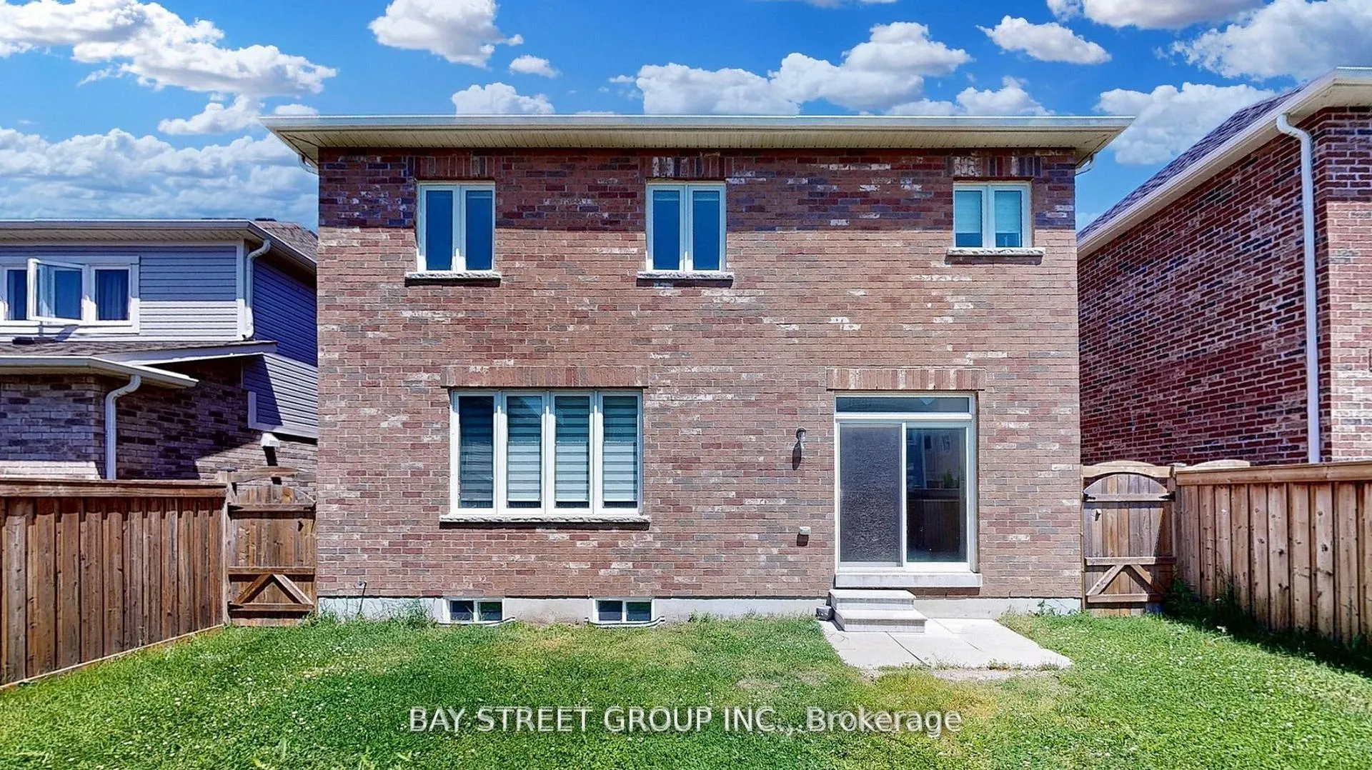 Photo 32 of 127 William Fair Drive, Clarington, Bowmanville — HOMEH