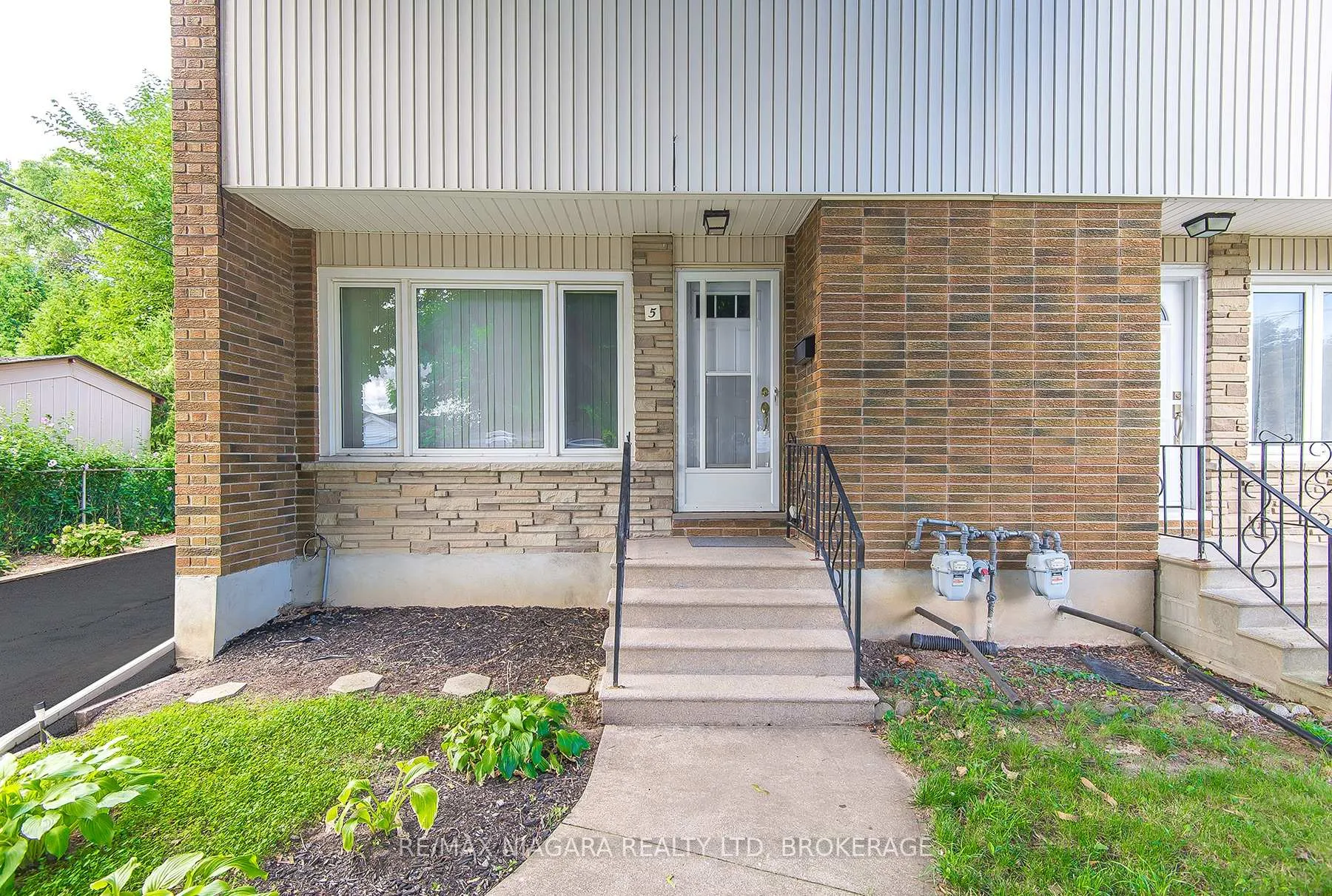 Photo 4 of 5 Glen Avenue, St. Catharines, Western Hill — HOMEH
