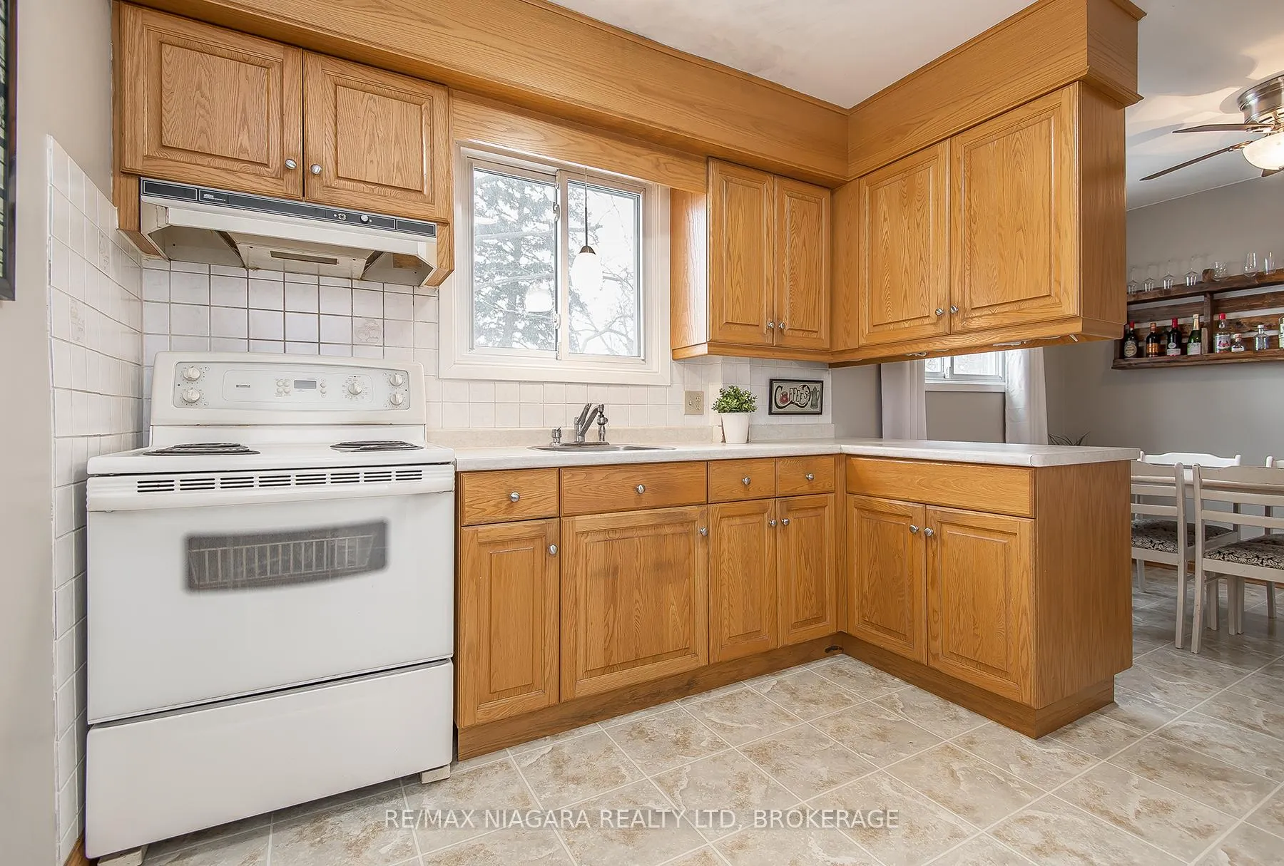 Photo 8 of 5 Glen Avenue, St. Catharines, Western Hill — HOMEH